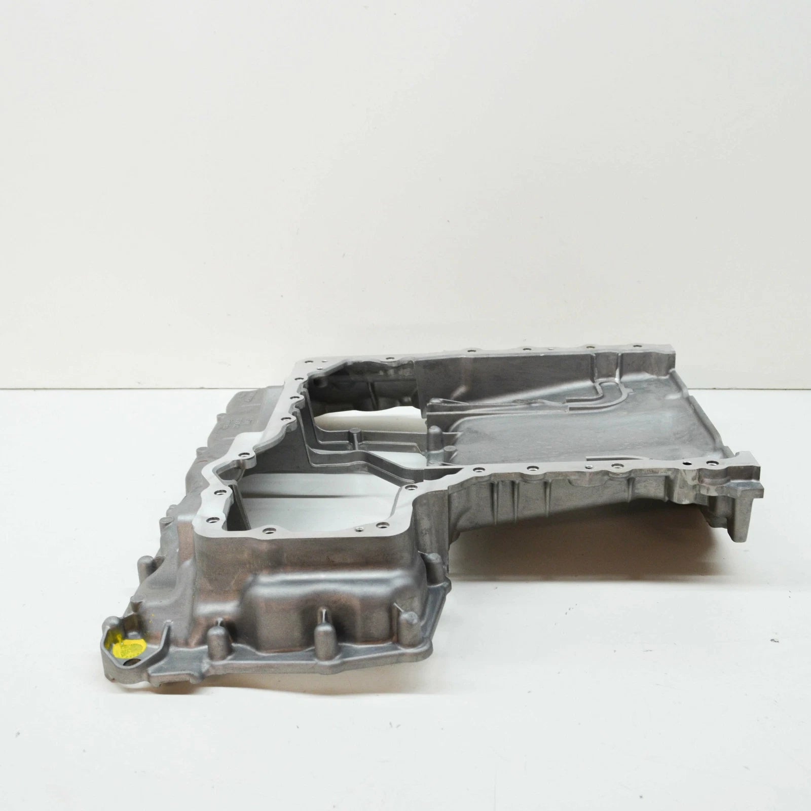 NEW AUDI A4 B9 ENGINE OIL PAN UPPER 06M103603AG ORIGINAL