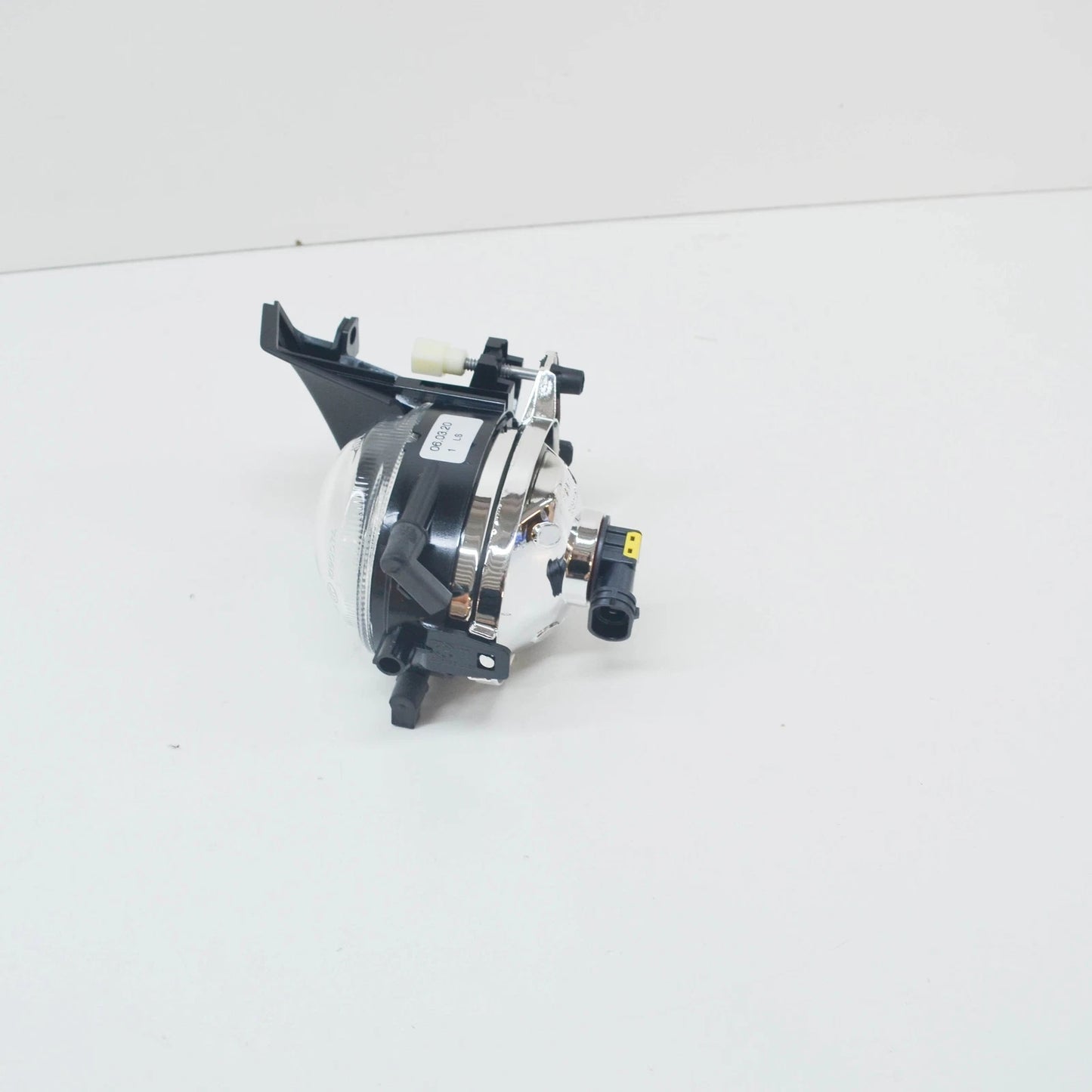 NEW BMW 5 E39 FRONT LEFT FOG LIGHT 63176900221 ORIGINAL