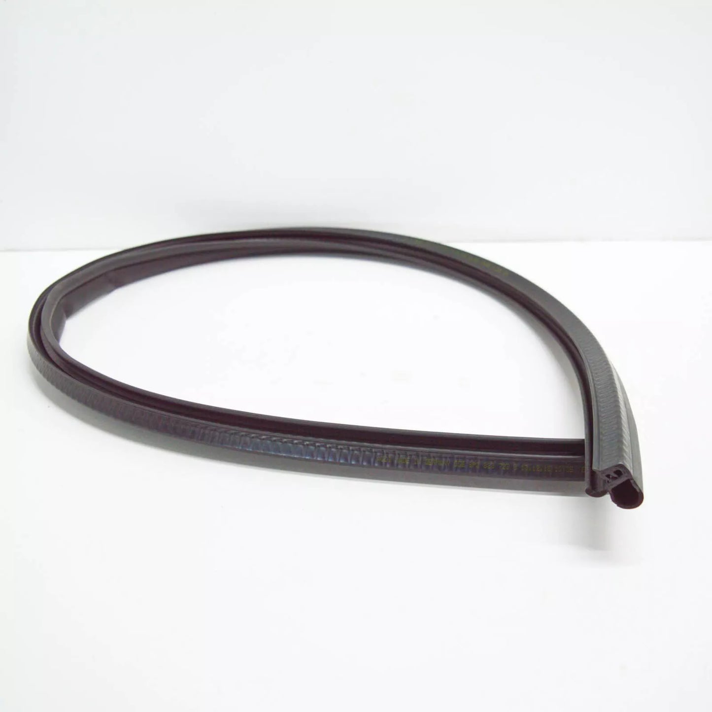 NEW AUDI A3 8P BONNET WATER BOX RUBBER SEAL 8P0823723B ORIGINAL