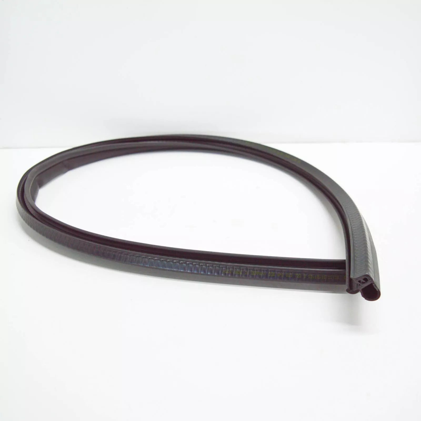 NEW AUDI A3 8P BONNET WATER BOX RUBBER SEAL 8P0823723B ORIGINAL