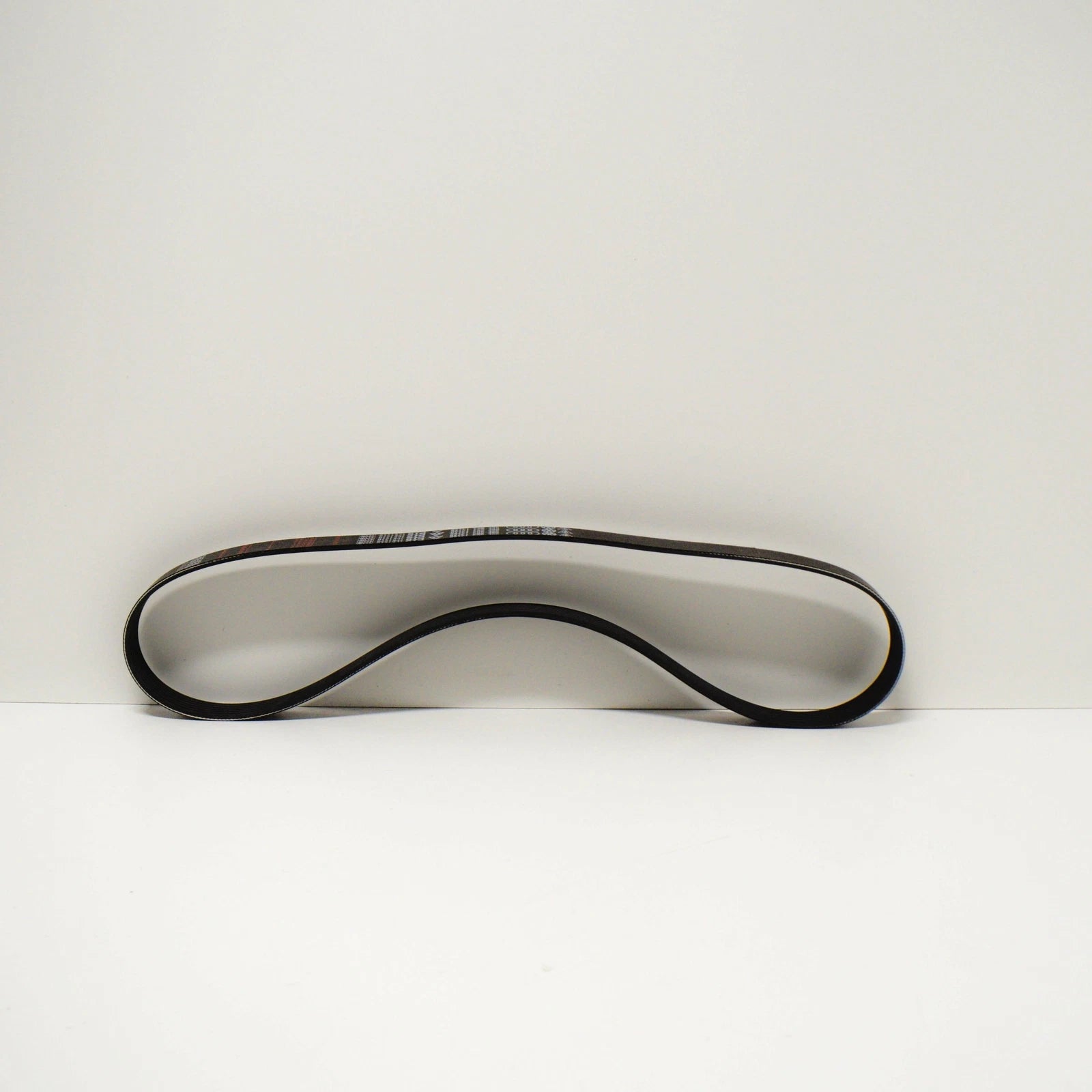 NEW AUDI A4 B8 3.0 PETROL A/C SERPENTINE BELT 06E903137AB 2013