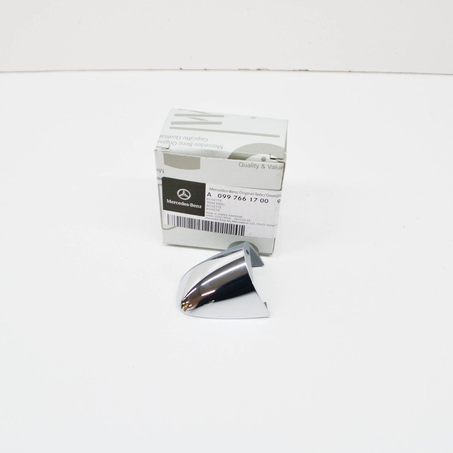 NEW MB E C238 FRONT LEFT DOOR HANDLE TRIM RING LHD A09976617009999 ORIGINAL