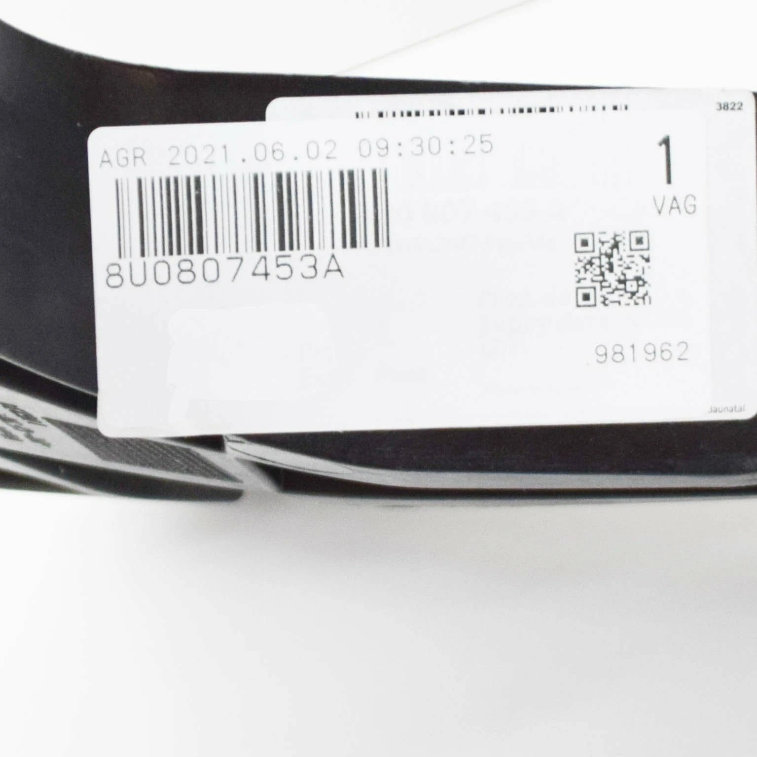 NEW AUDI Q3 8U REAR LEFT BUMPER GUIDE SECTION 8U0807453A ORIGINAL