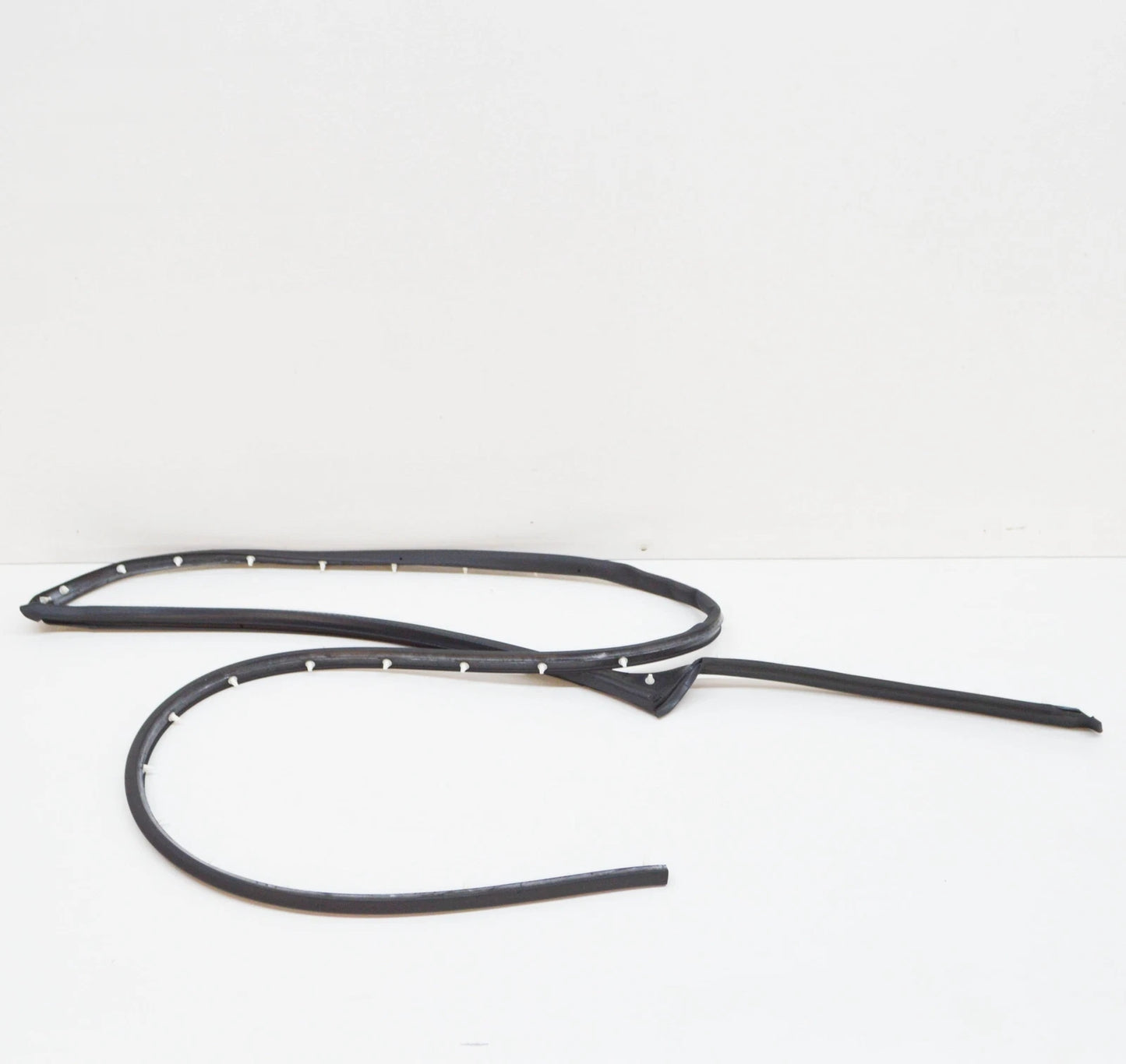 NEW AUDI Q7 4L REAR RIGHT DOOR SEALING RUBBER ON BODY 4L0839120D