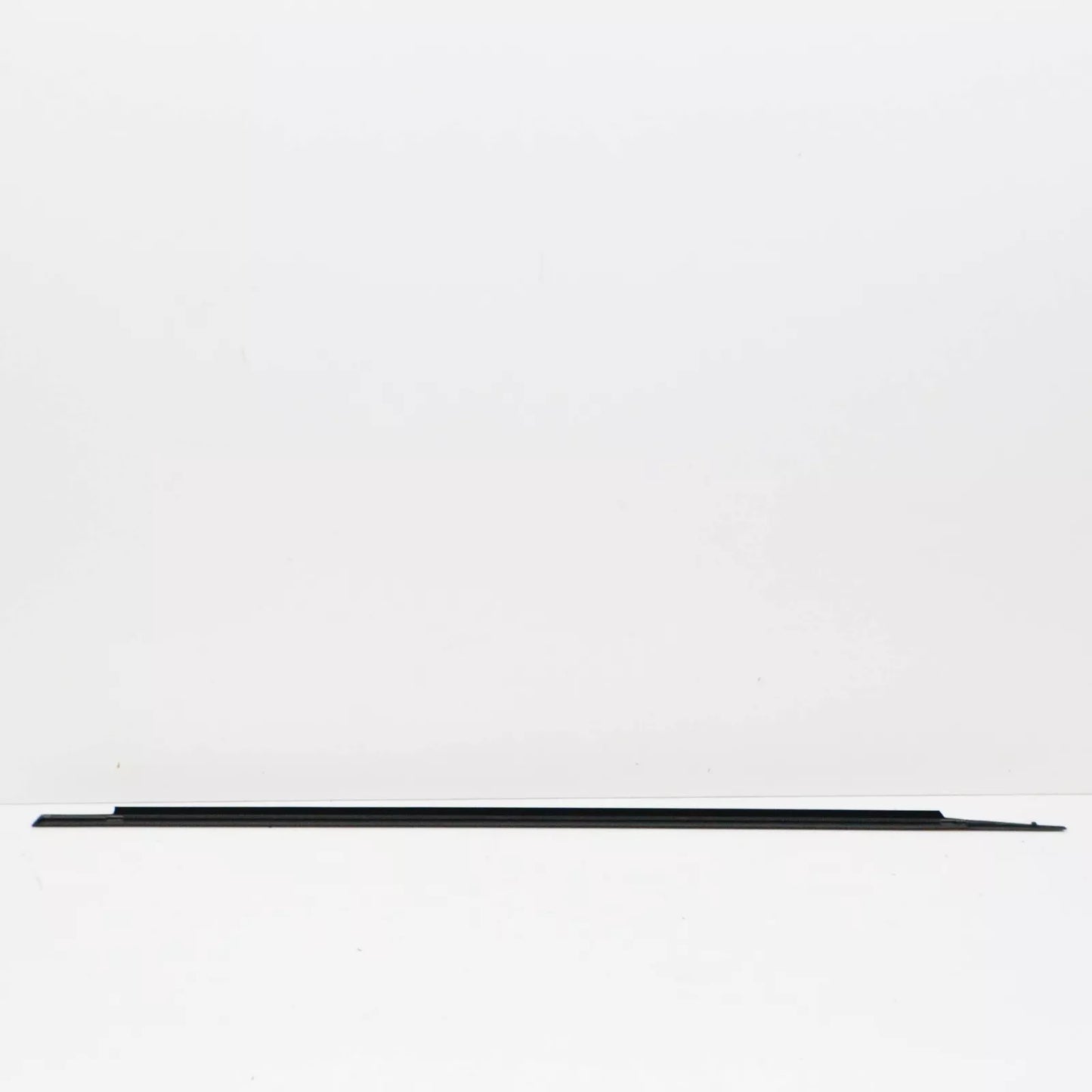 NEW MERCEDES-BENZ A W169 FRONT LEFT DOOR WINDOW SEALING RAIL A1697252765