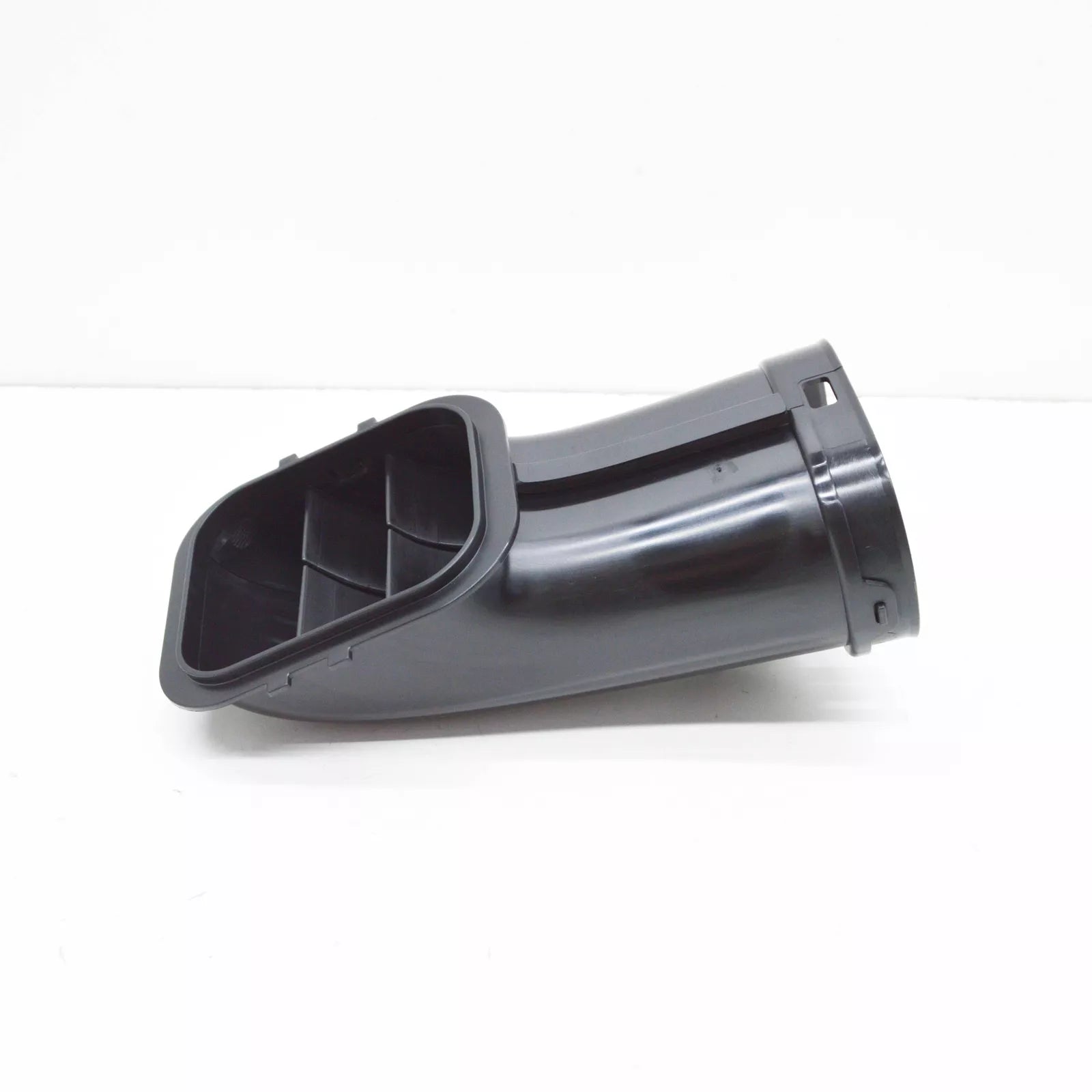 NEW BMW 5 G30 AIR INTAKE DUCT 13718613148 ORIGINAL