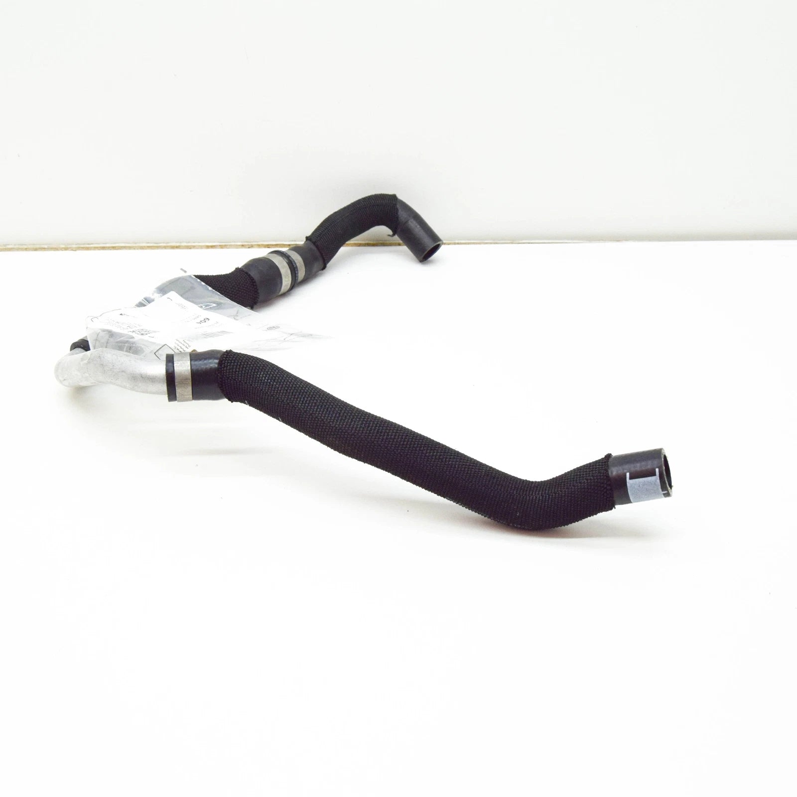 NEW AUDI A4 AVANT B8 ENGINE COOLANT HOSE WITH VALVE 8K0121051F ORIGINAL
