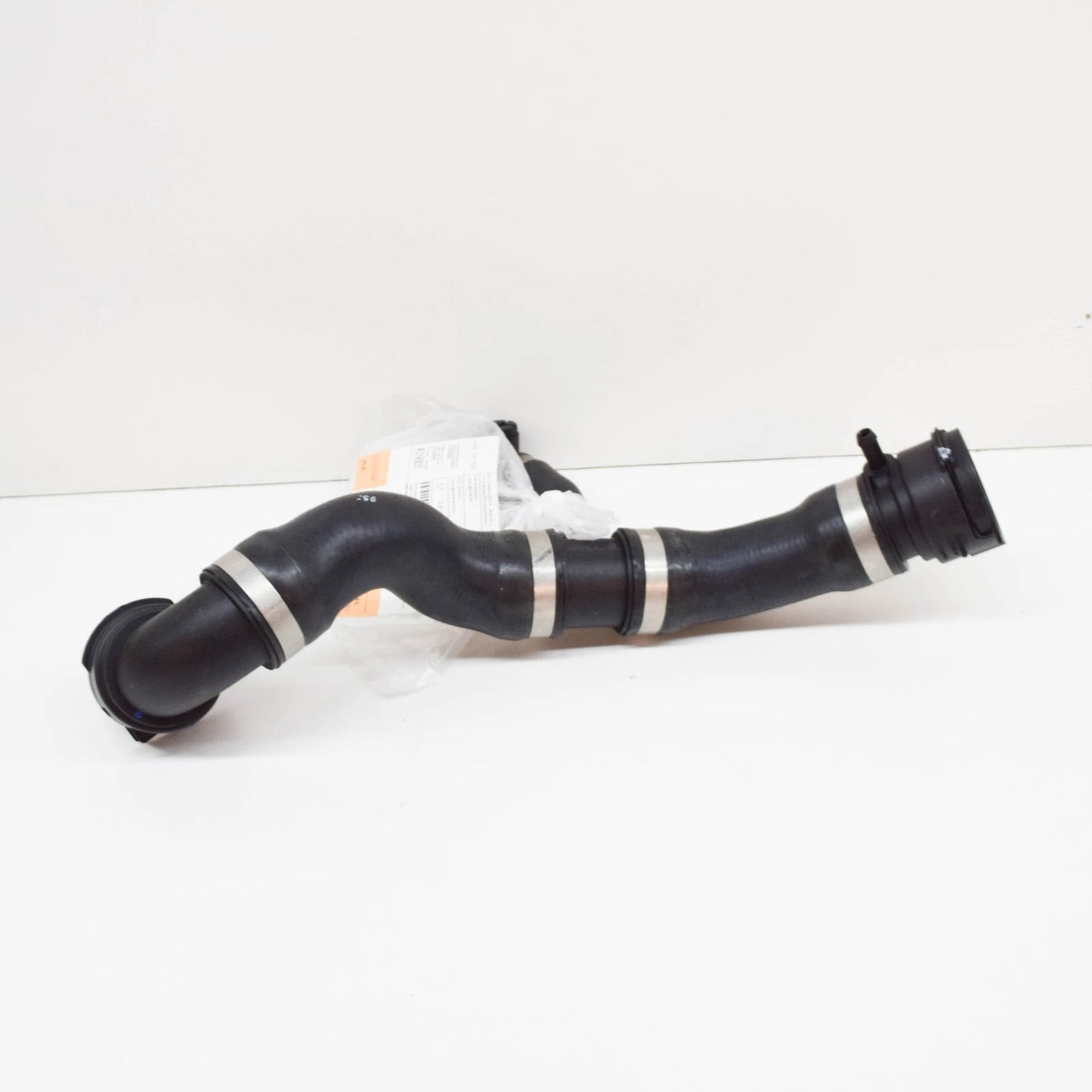 NEW BMW E81 E82 E87 E87N UPPER HOSE FOR ENGINE RADIATOR 7525023 17127525023