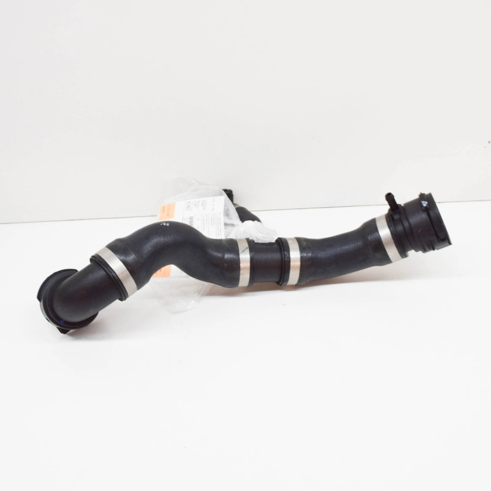 NEW BMW E81 E82 E87 E87N UPPER HOSE FOR ENGINE RADIATOR 7525023 17127525023