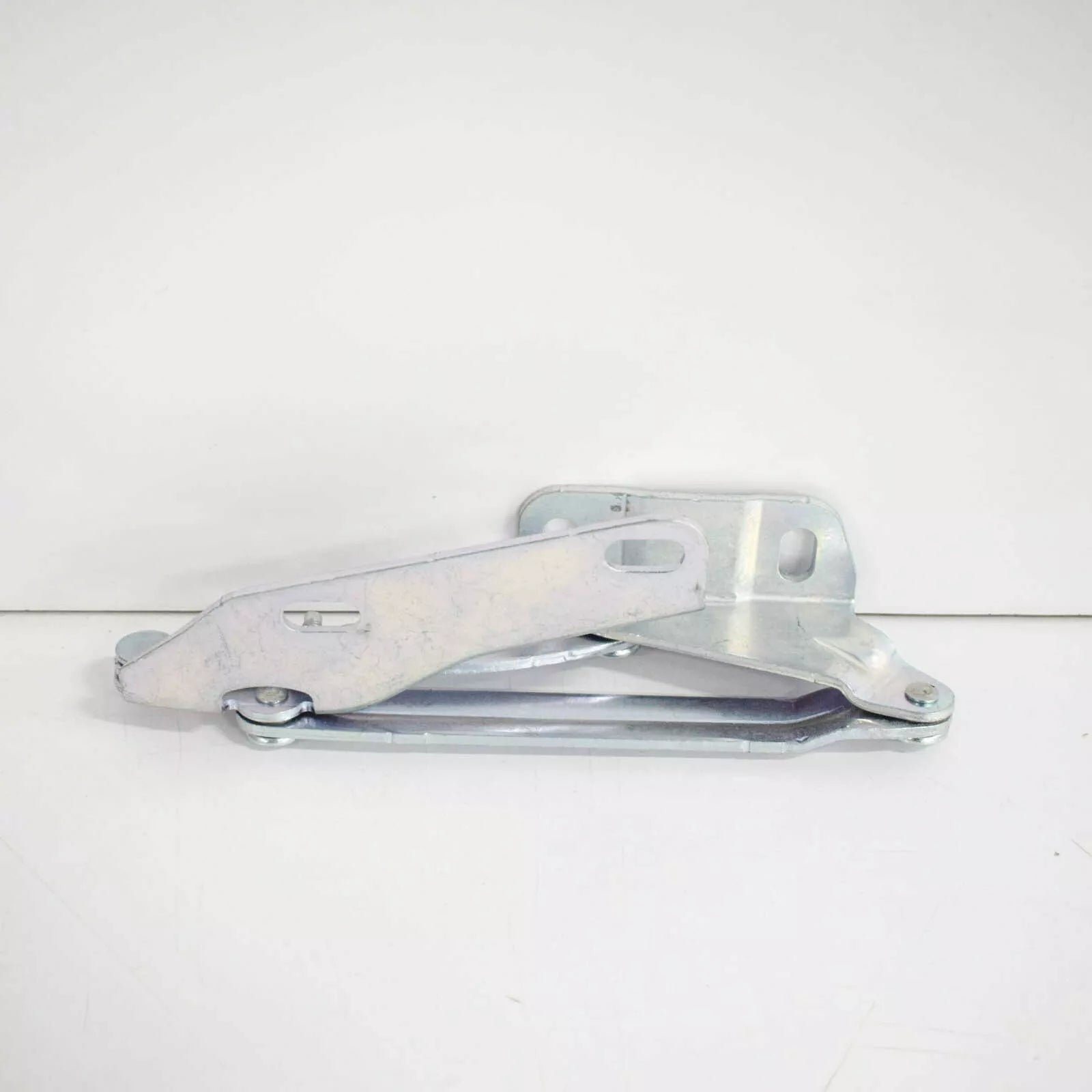 NEW VOLKSWAGEN CRAFTER FRONT RIGHT SIDE BONNET HOOD HINGE 2E0823302 2010