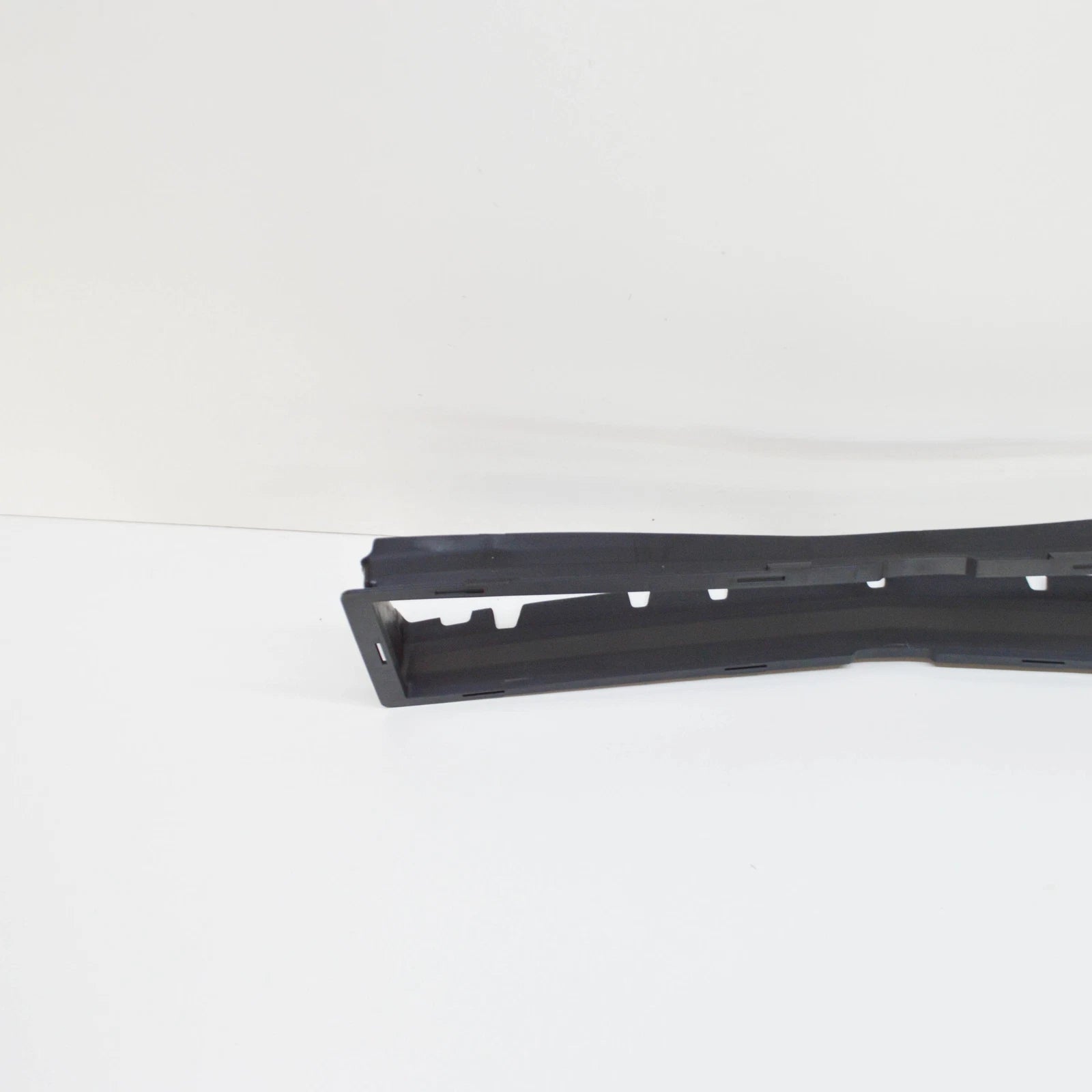 NEW MERCEDES-BENZ CLA C118 FRONT LOWER AIR DUCT SEGMENT A1188853801 ORIGINAL