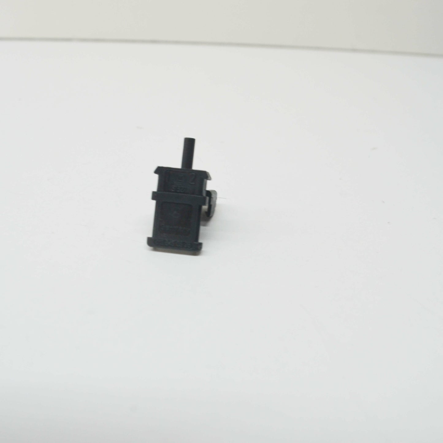 NEW MERCEDES-BENZ SL R129 HEATED REAR WINDOW PANE PLUG A0125450528 ORIGINAL