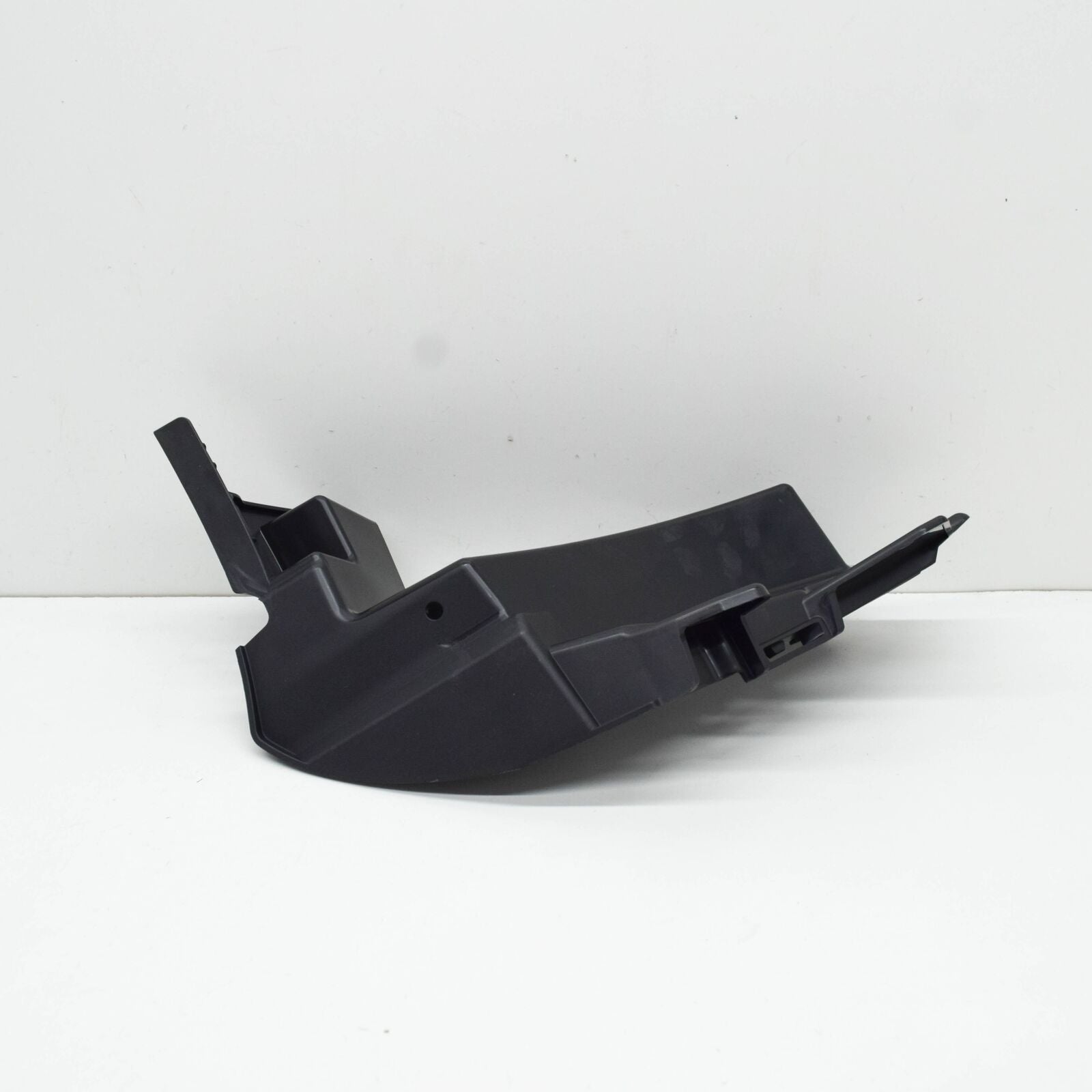 NEW MERCEDES-BENZ GLE C292 FRONT BUMPER LEFT CARRIER COVER A2928850024 ORIGINAL