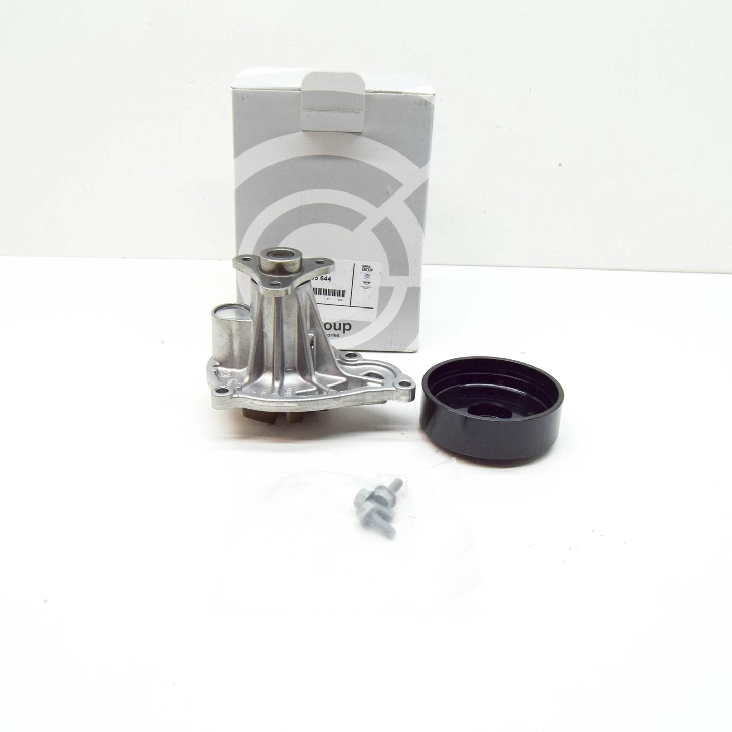 NEW BMW X5 G05 ENGINE COOLANT PUMP 11518595644 ORIGINAL