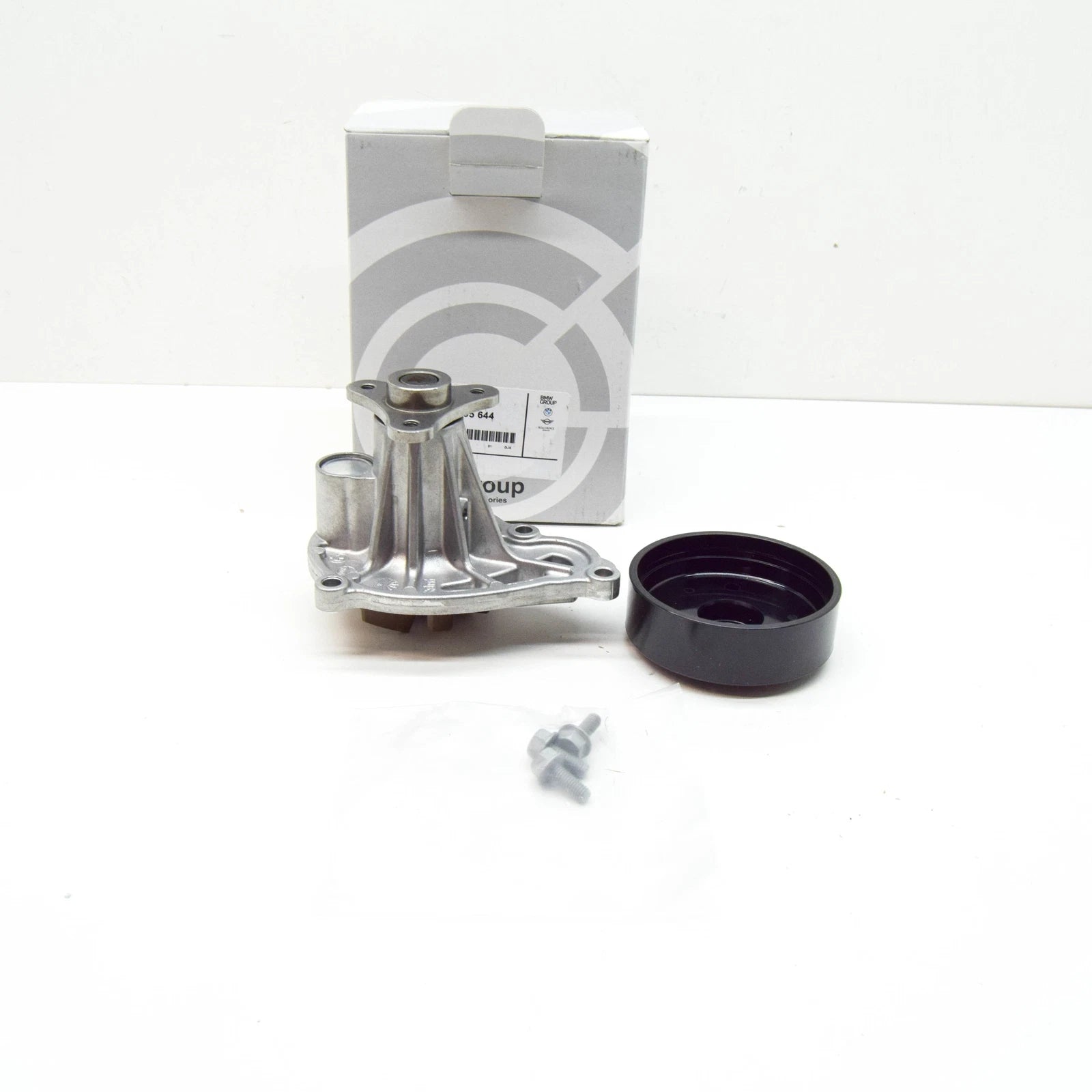 NEW BMW X5 G05 ENGINE COOLANT PUMP 11518595644 ORIGINAL