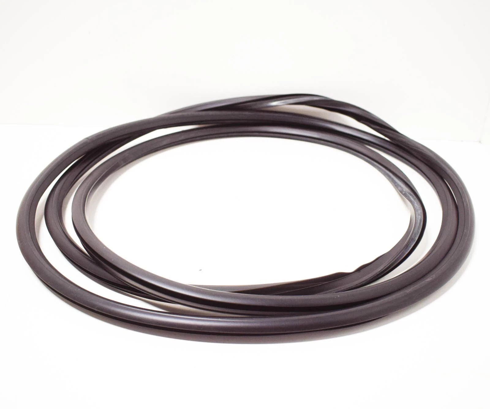 NEW BMW M3 E30 COUPE WINDSHIELD GASKET SEAL 51311945082 1945082 ORIGINAL