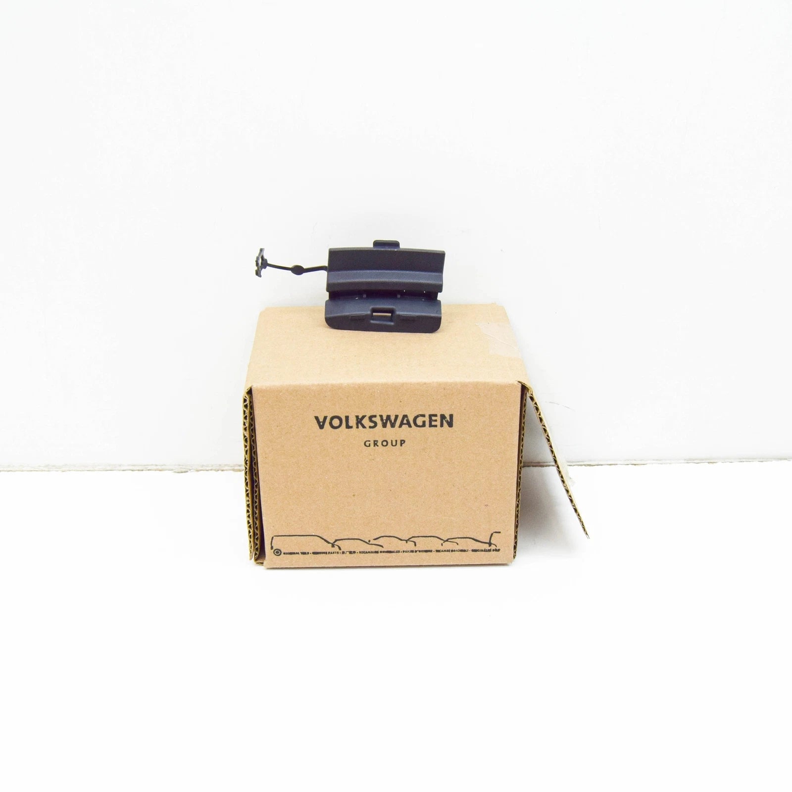 NEW VOLKSWAGEN ATLAS CA1 FRONT BUMPER TOW EYE COVER 3CM8071859B9 ORIGINAL