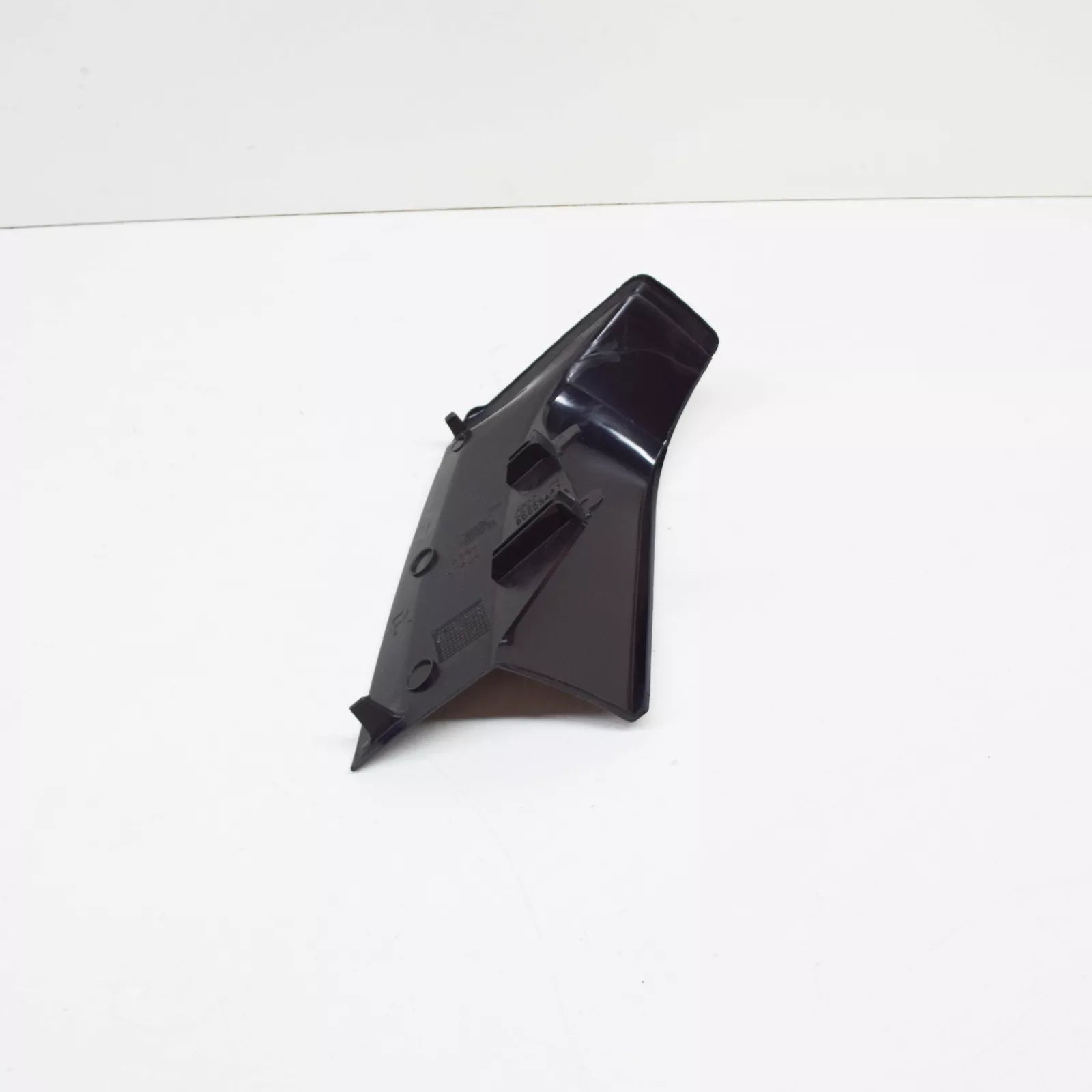 NEW AUDI A6 C7 REAR RIGHT TAIL LIGHT TRIM 4G5853268 ORIGINAL