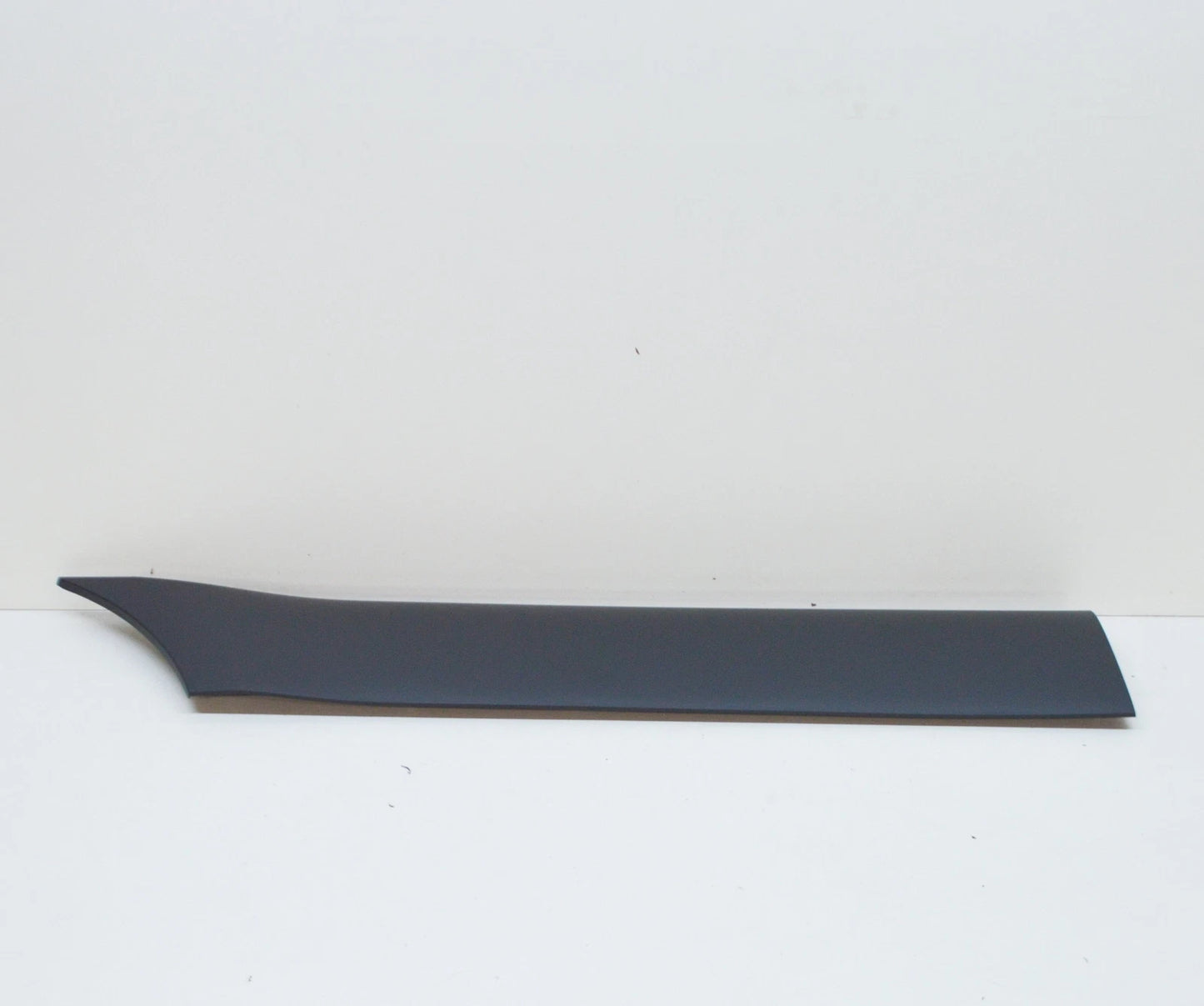 NEW MB SPRINTER W907 REAR RIGHT WHEEL ARCH FRONT STRIP A90769060009K83