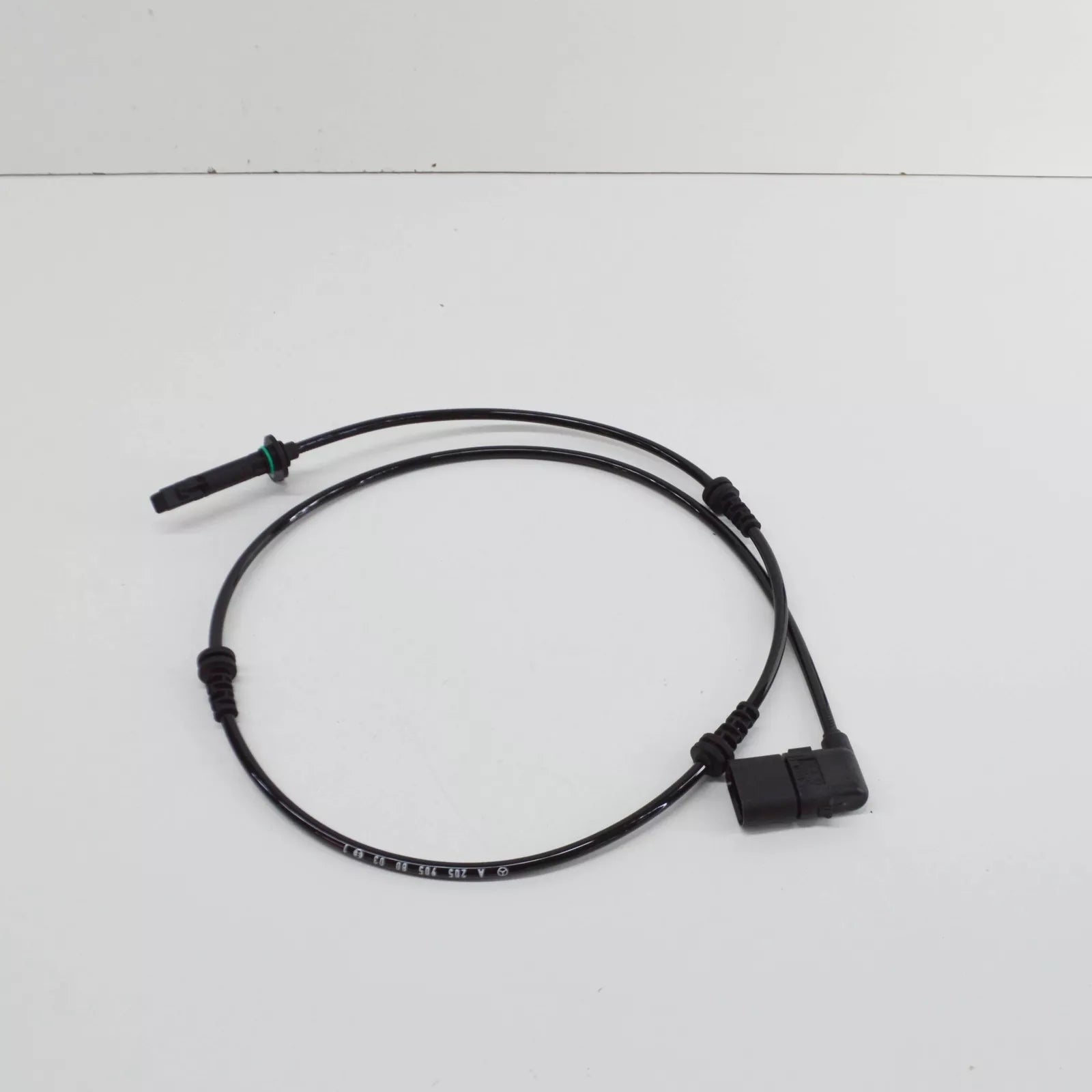 NEW MERCEDES-BENZ C-CLASS W205 FRONT RIGHT ABS SENSOR A2059058003 ORIGINAL