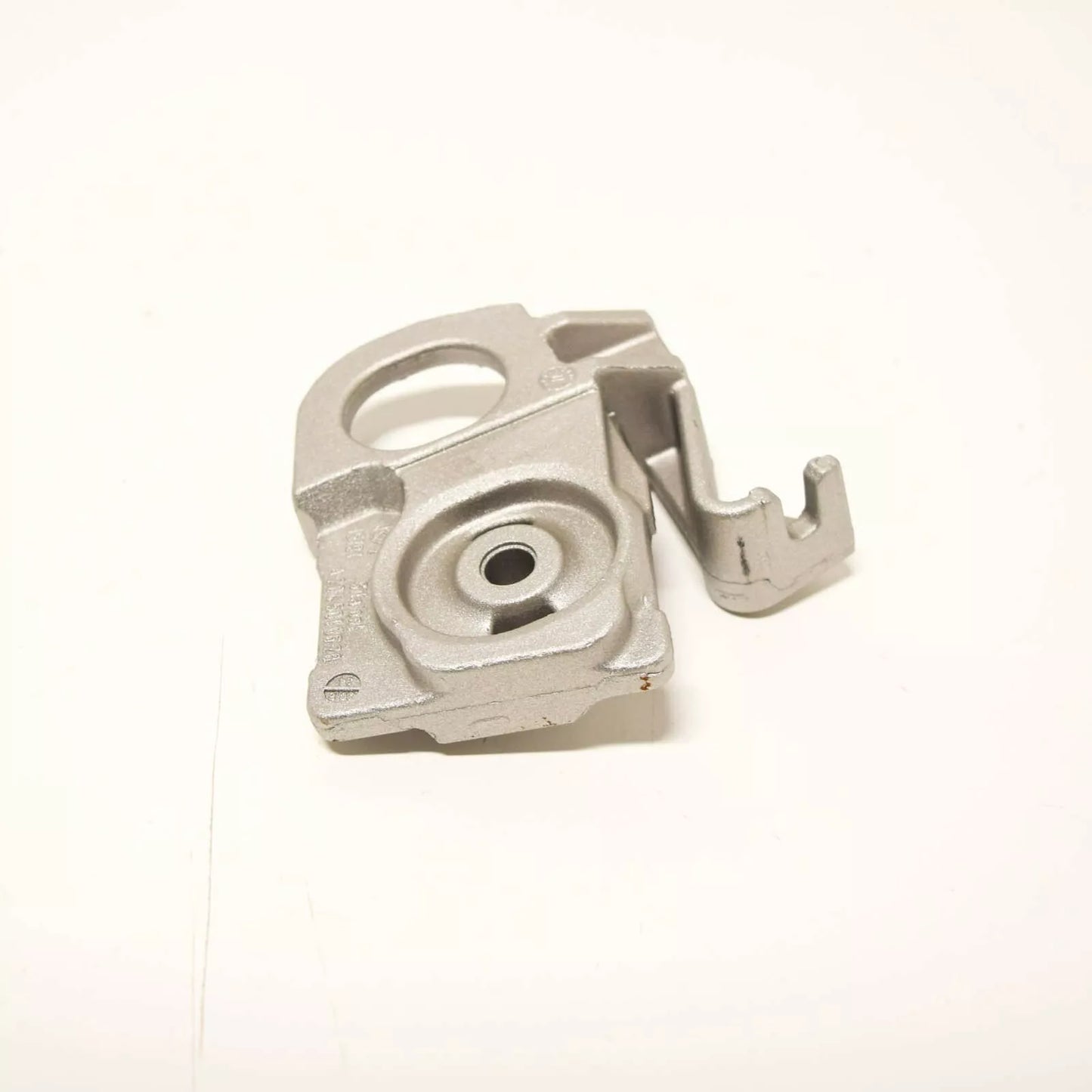 NEW MERCEDES-BENZ E W212 FRONT STIFFENING RIGHT BRACKET A2045010620