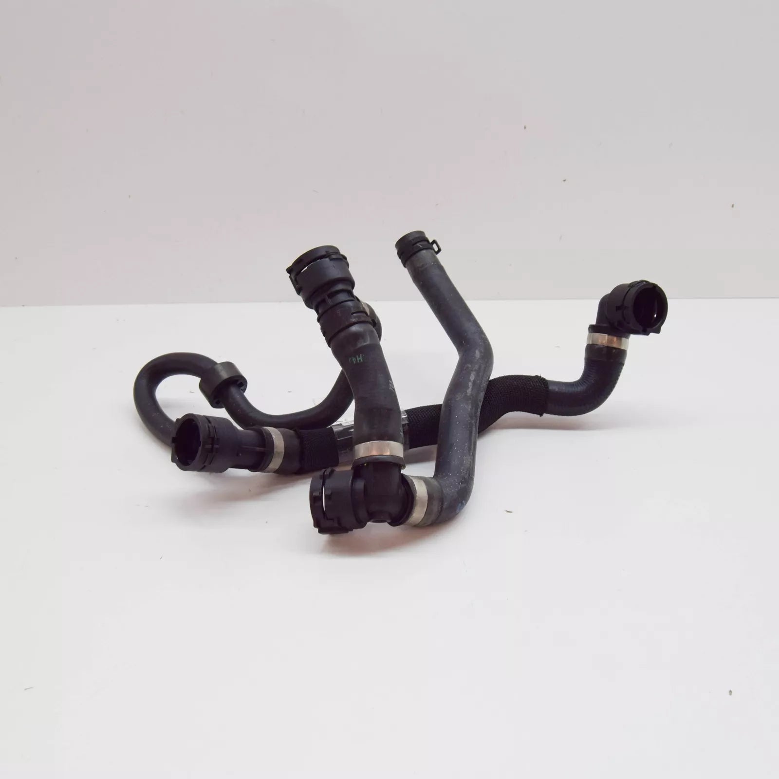 NEW MERCEDES-BENZ E W213 RIGHT SIDE COOLING RADIATOR HOSE A2135010102 ORIGINAL