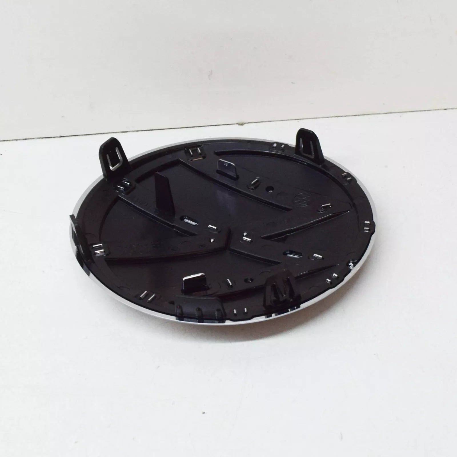 NEW VOLKSWAGEN ARTEON FRONT VW EMBLEM BADGE 5H0853601DDPJ