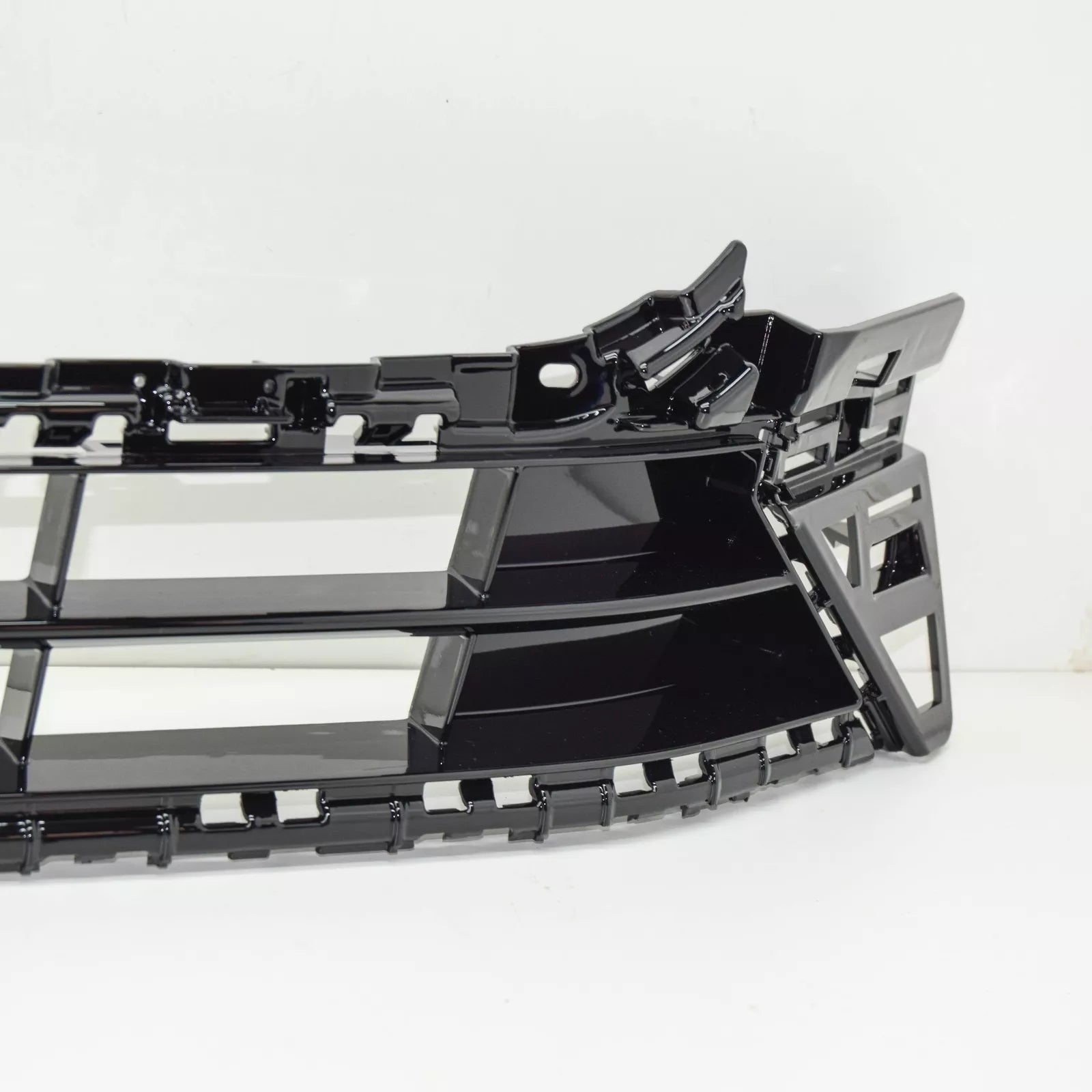 NEW VW ARTEON 3H FRONT LOWER CENTER BUMPER GRILLE 3G8853677A041 ORIGINAL
