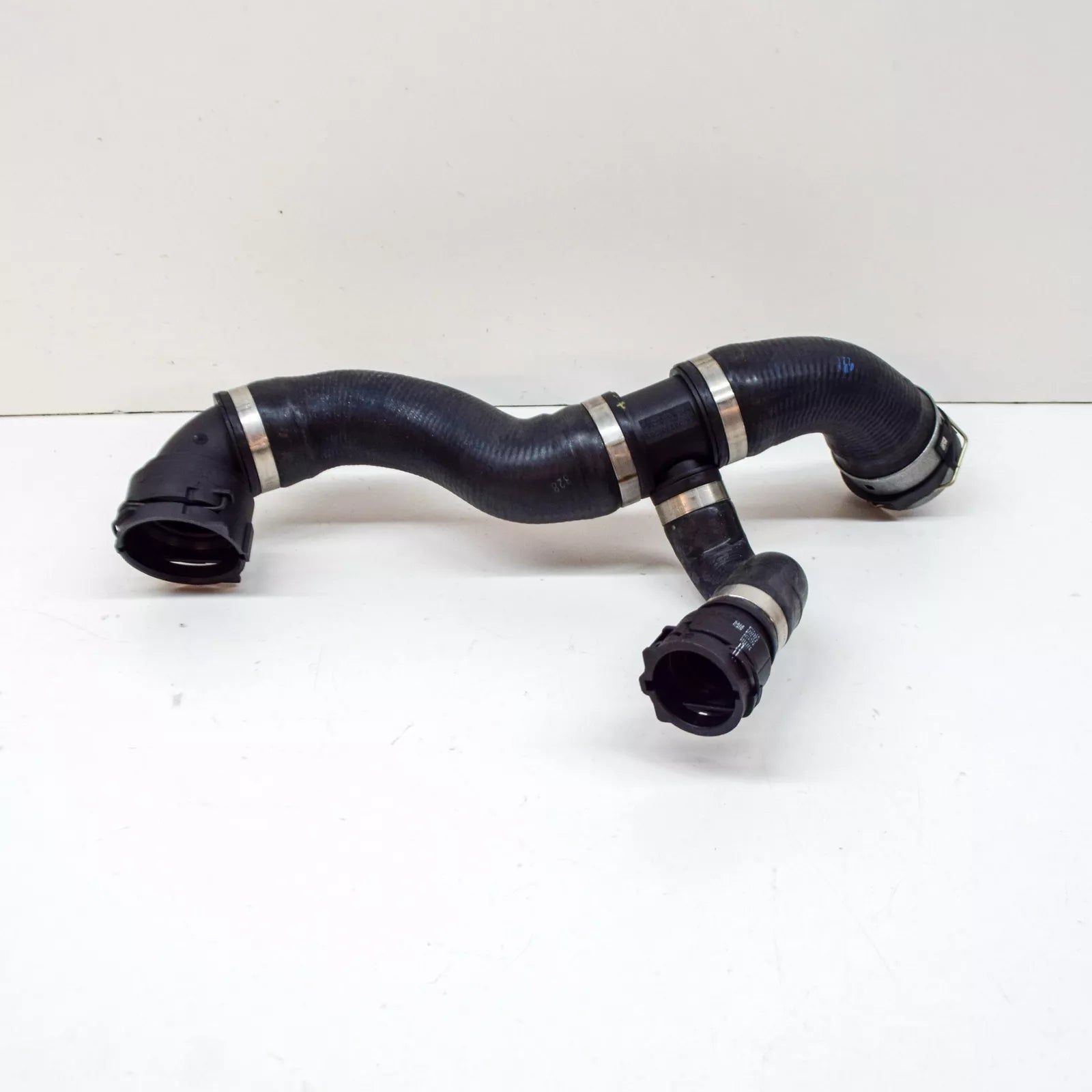 NEW MB GLC X253 LEFT UPPER WATER COOLING RADIATOR HOSE A2385019200 ORIGINAL