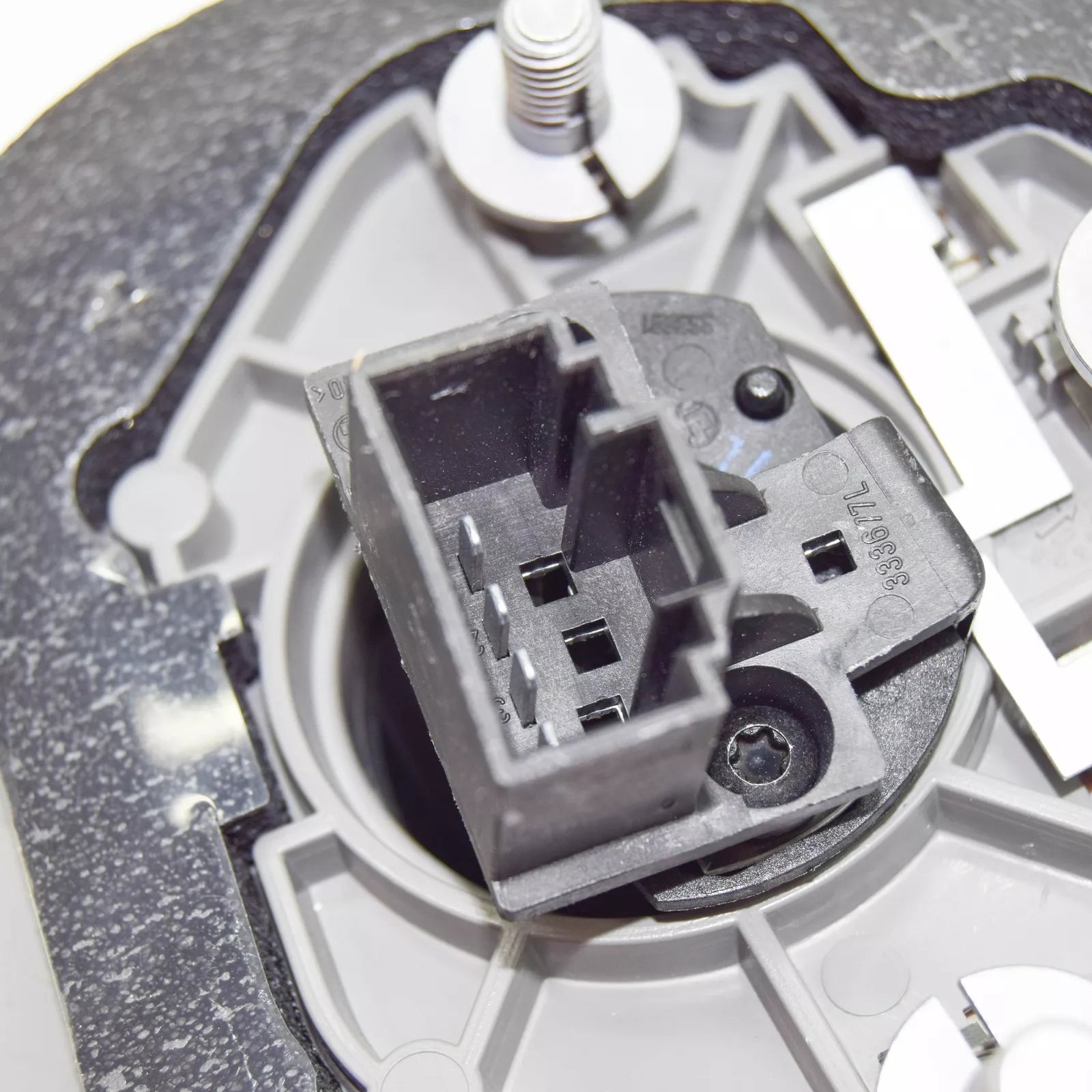 NEW VW PHAETON 3D REAR LEFT INNER TAILGATE TAILLIGHT 3D0945093B ORIGINAL