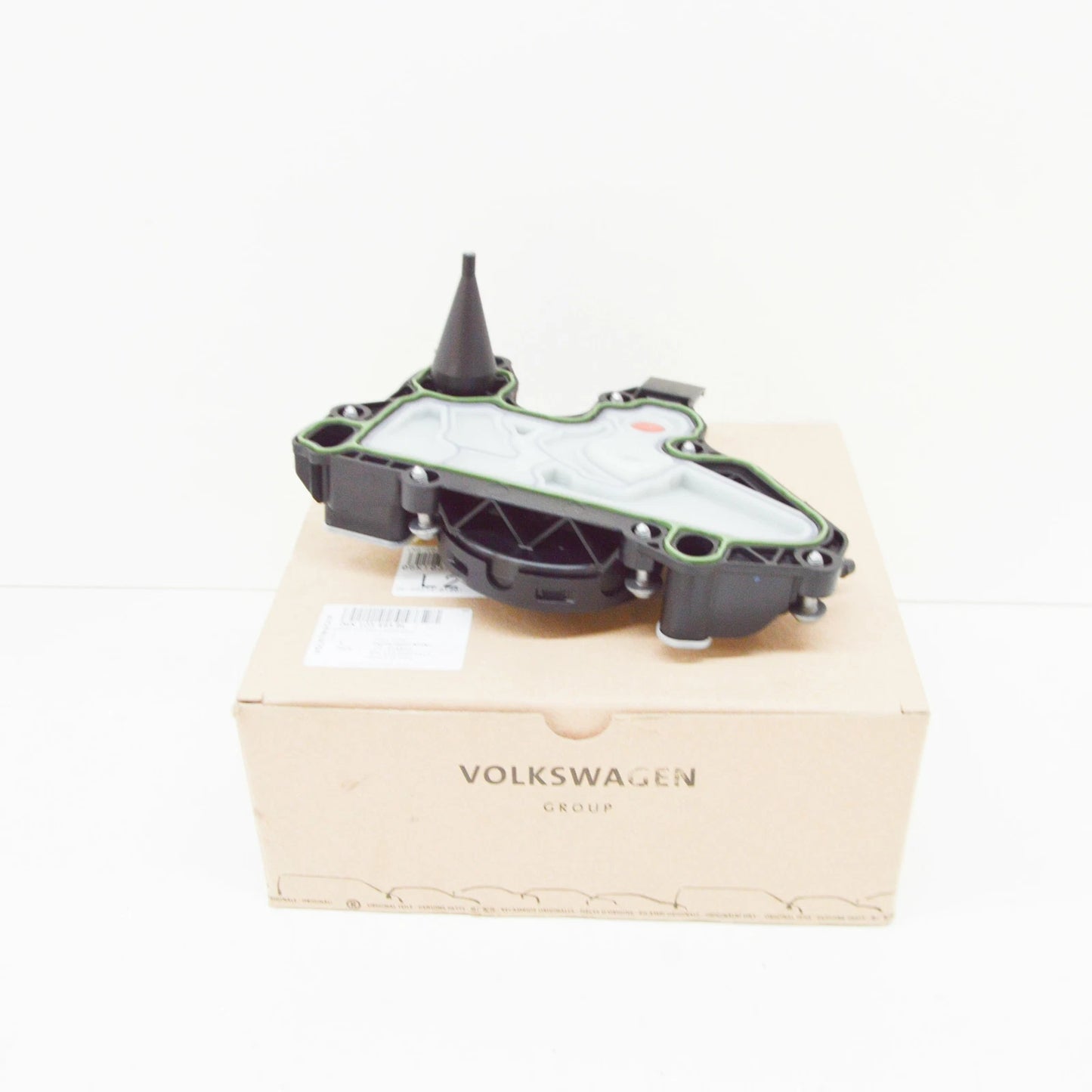 NEW VOLKSWAGEN GOLF MK7 OIL SEPARATOR 06K103495BL