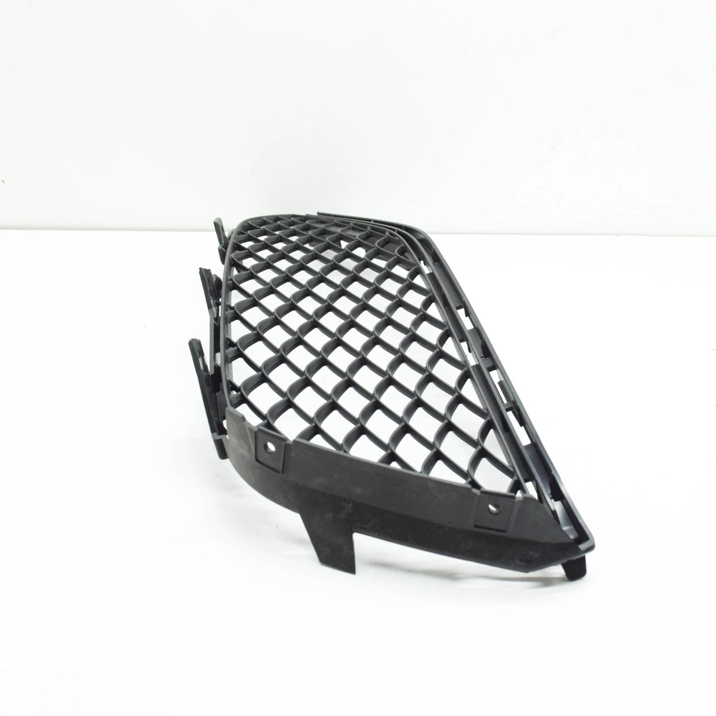 NEW MB CLS C218 FRONT AMG BUMPER RIGHT LOWER GRILLE A2188852622 2015 ORIGINAL