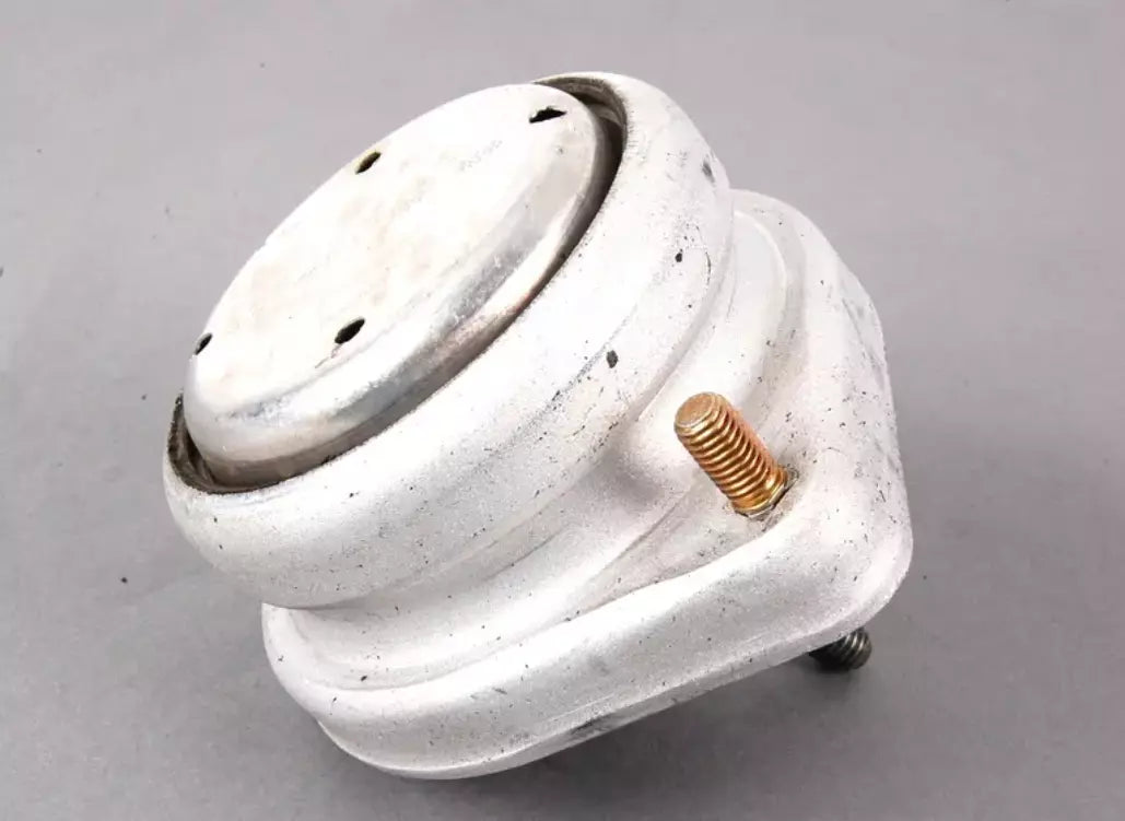 NEW BMW 5 E39 RIGHT ENGINE MOUNT 1092896 22111092896 ORIGINAL