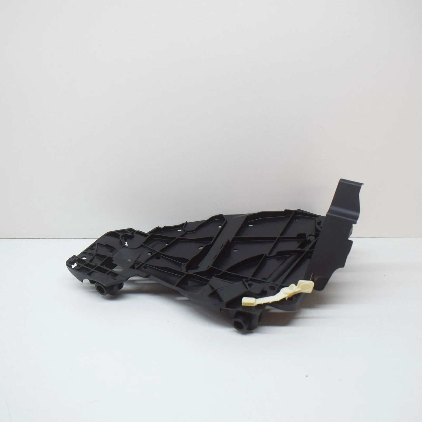 NEW VOLKSWAGEN TOUAREG 7L LEFT HEADLIGHT BRACKET 7L6941291 2009