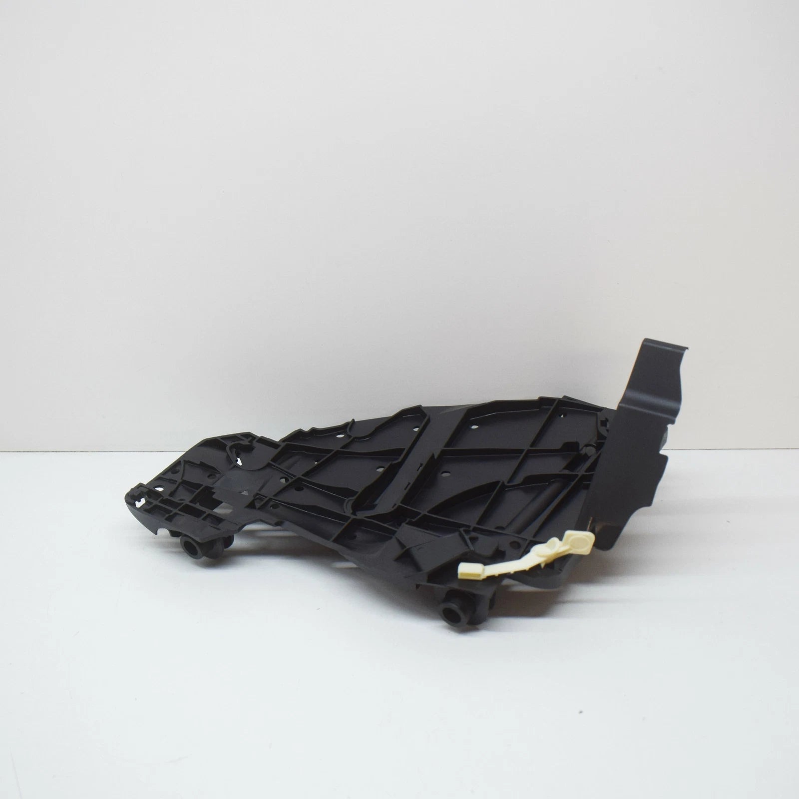 NEW VOLKSWAGEN TOUAREG 7L LEFT HEADLIGHT BRACKET 7L6941291 2009