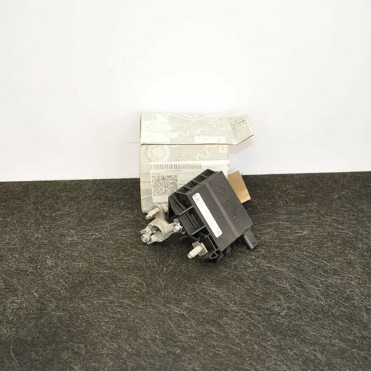 NEW MERCEDES-BENZ C-CLASS W205 BATTERY TRAY CLAMP A0009061505 ORIGINAL