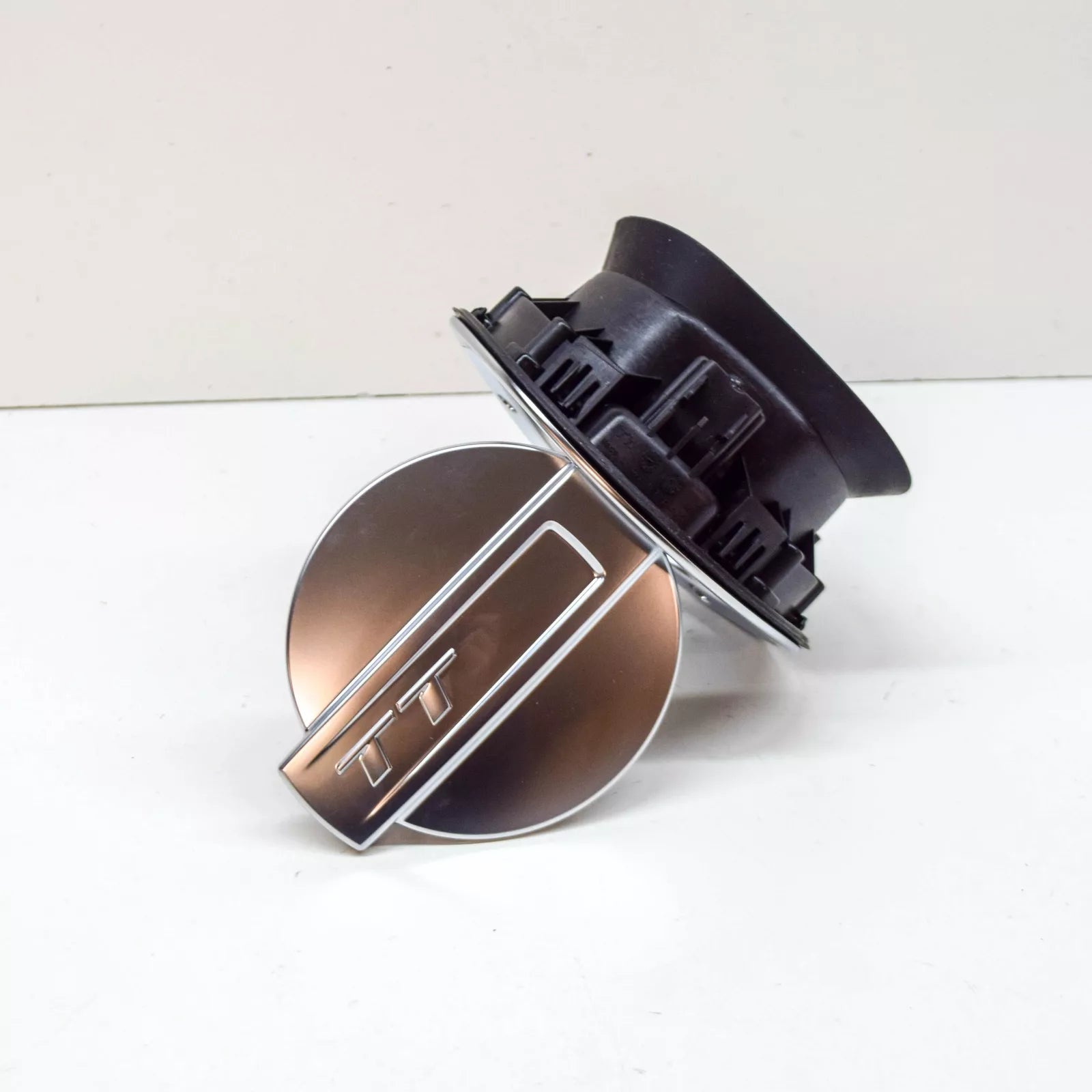 NEW AUDI TT FV MK3 REAR FUEL TANK FILLER DOOR 8S0809857E3Q7 ORIGINAL