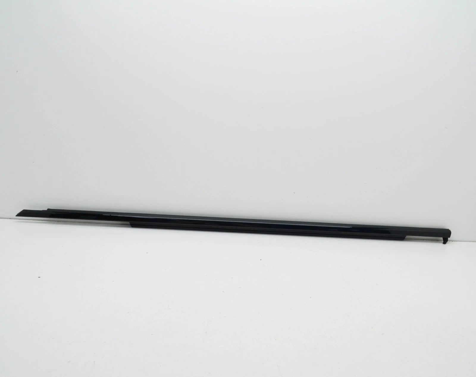 NEW BMW M5 F90 FRONT LEFT DOOR WINDOW STRIP 7404025 51337404025 ORIGINAL