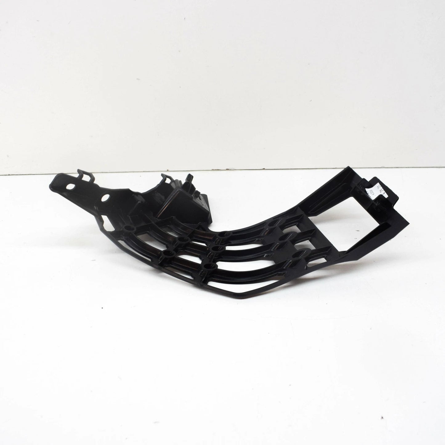 NEW BMW X7 G07 FRONT RIGHT BUMPER BRACKET 7458364 51117458364 ORIGINAL