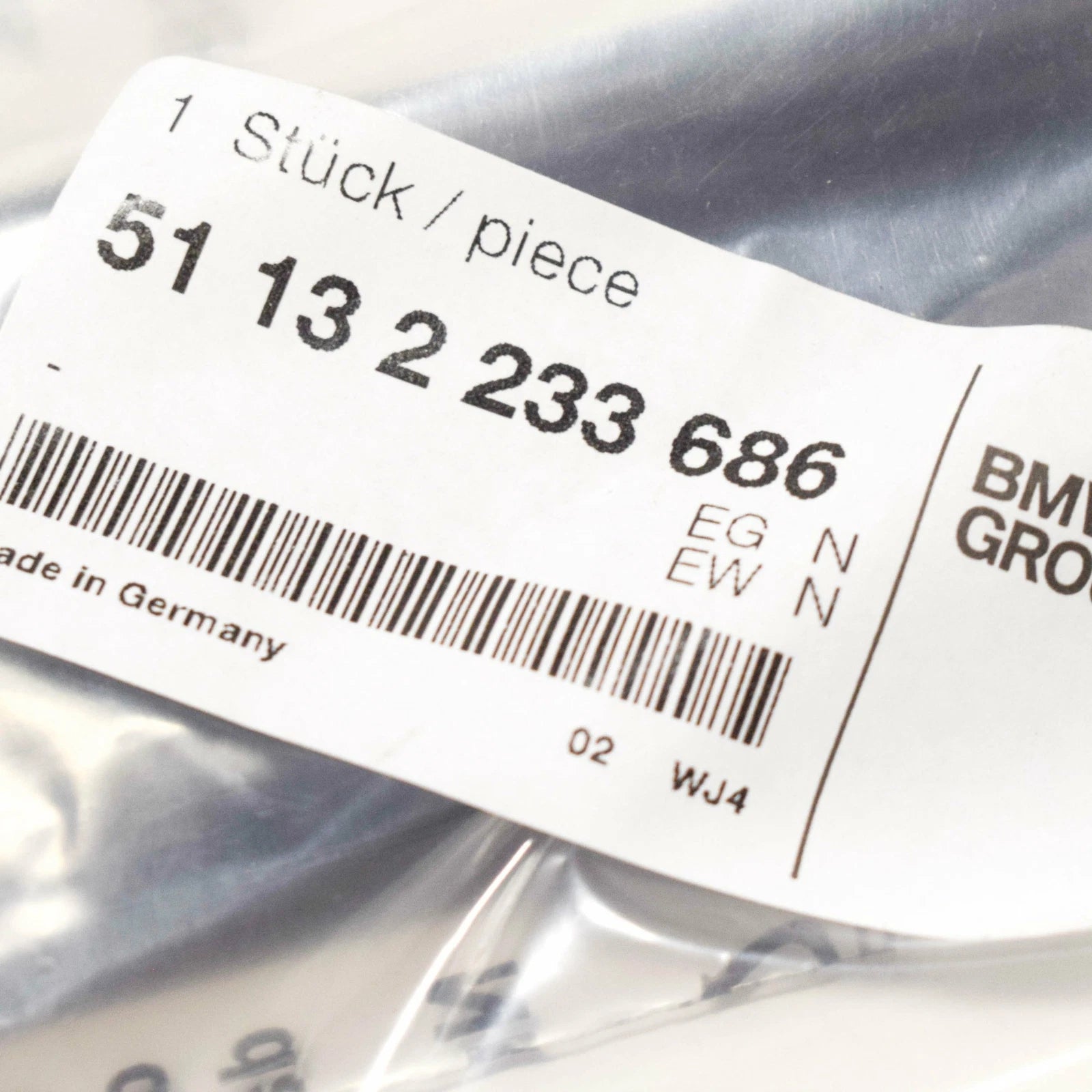 NEW BMW 3 E36 M3 COUPE FRONT RIGHT FENDER MOULDING 51132233686 ORIGINAL