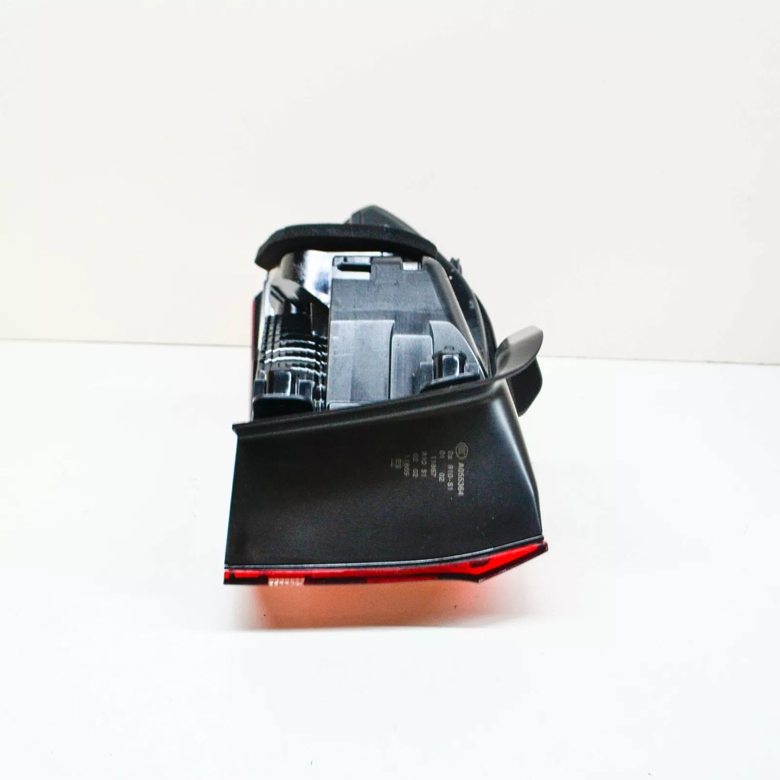 NEW VOLKSWAGEN TOURAN 5T REAR RIGHT LED TAILLIGHT 5TA945208A ORIGINAL