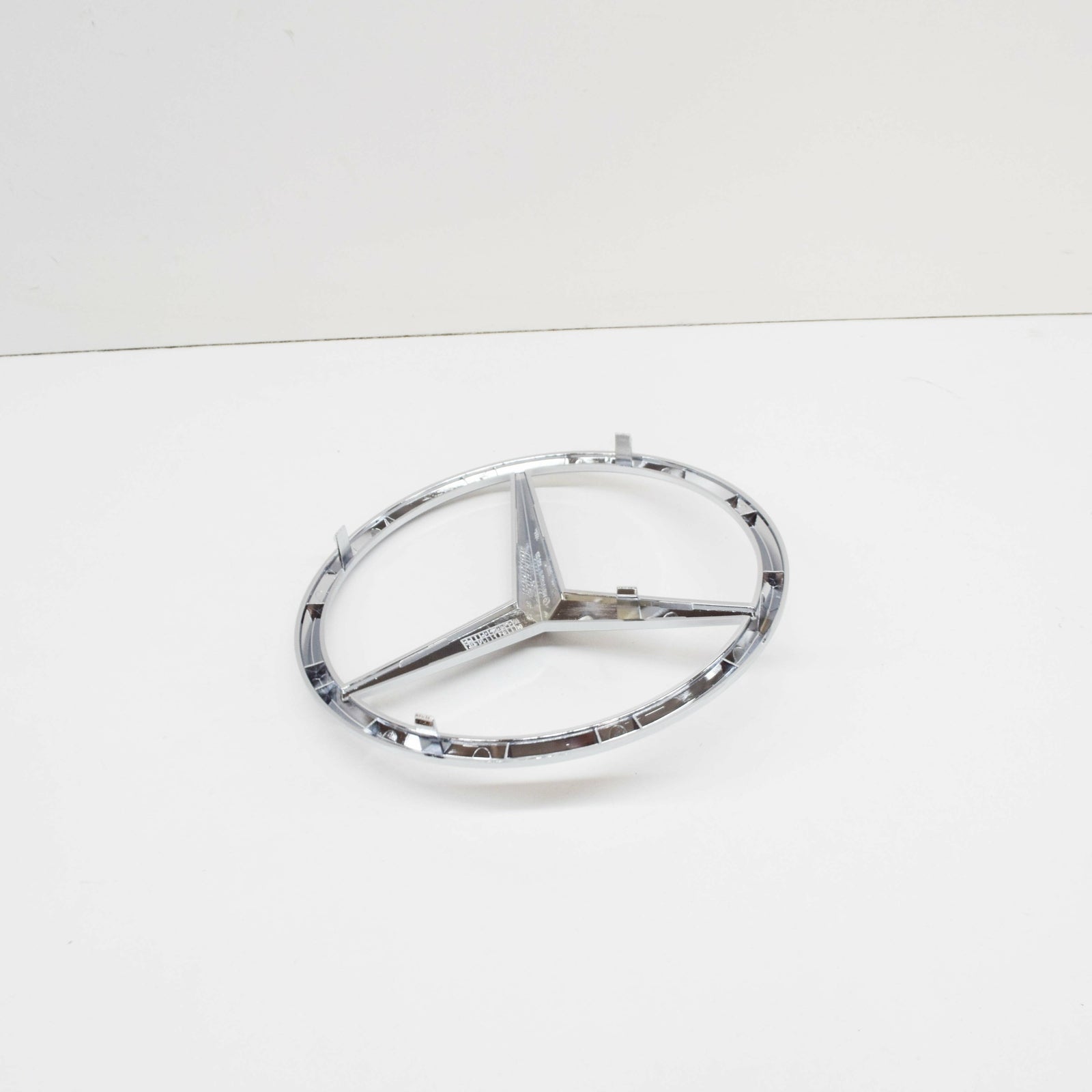 NEW MERCEDES-BENZ SPRINTER 903 FRONT GRILLE EMBLEM BADGE A9018170816 ORIGINAL