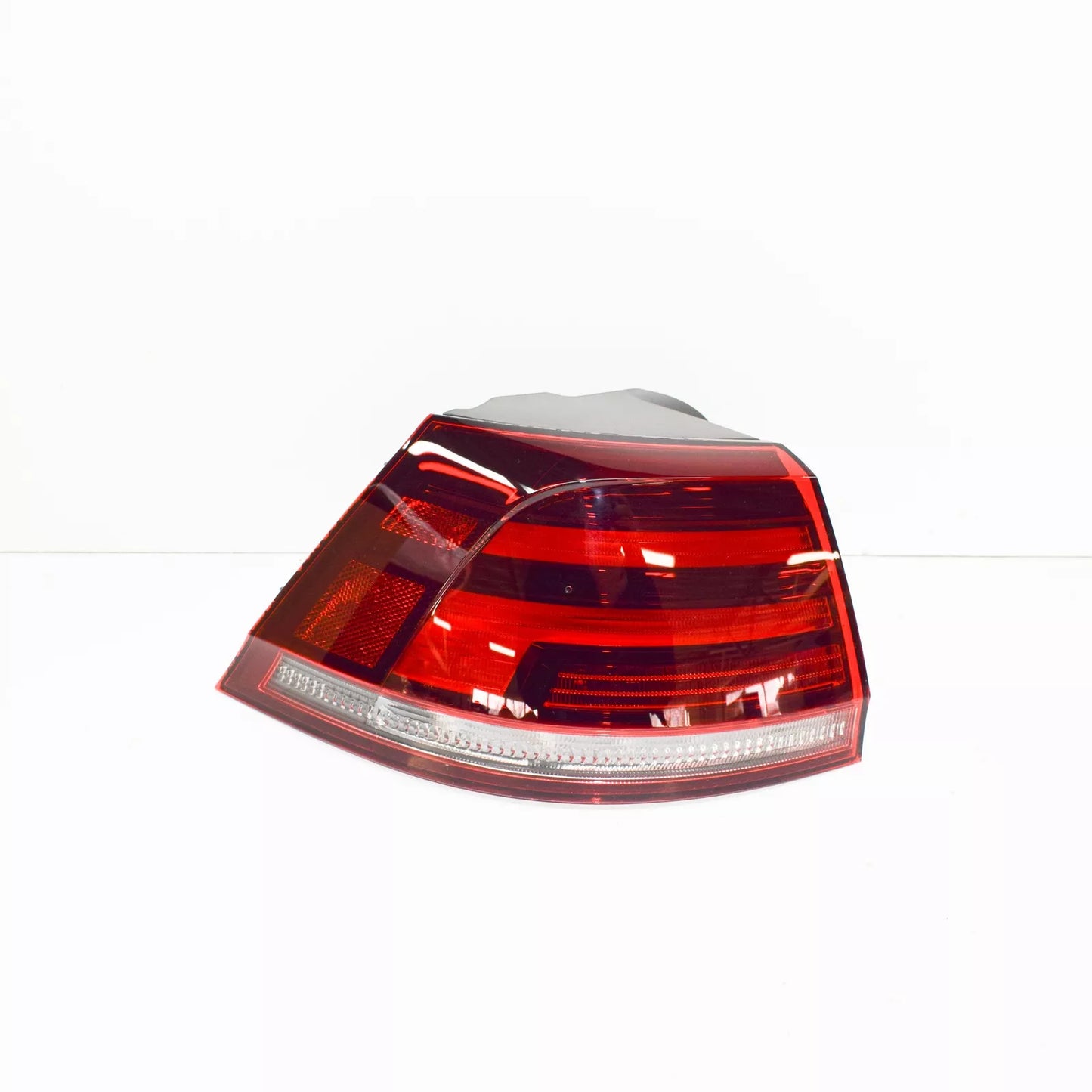 NEW VW GOLF VARIANT MK7 REAR RIGHT OUTER LED TINTED TAILLIGHT 5G9945096G