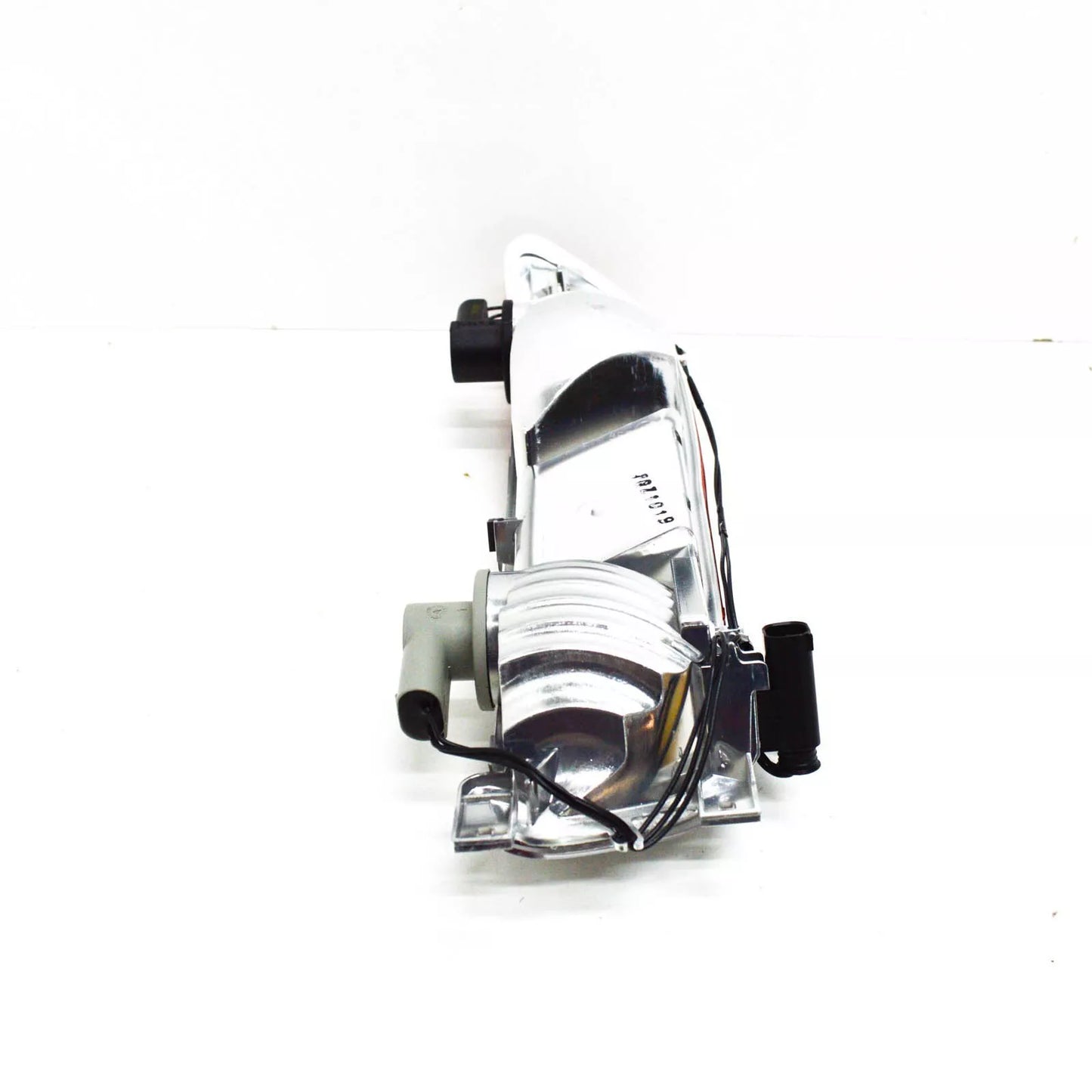 NEW BMW 6 E63 REAR BUMPER REVERSE LAMP LIGHT REFLECTOR RIGHT 63217165816