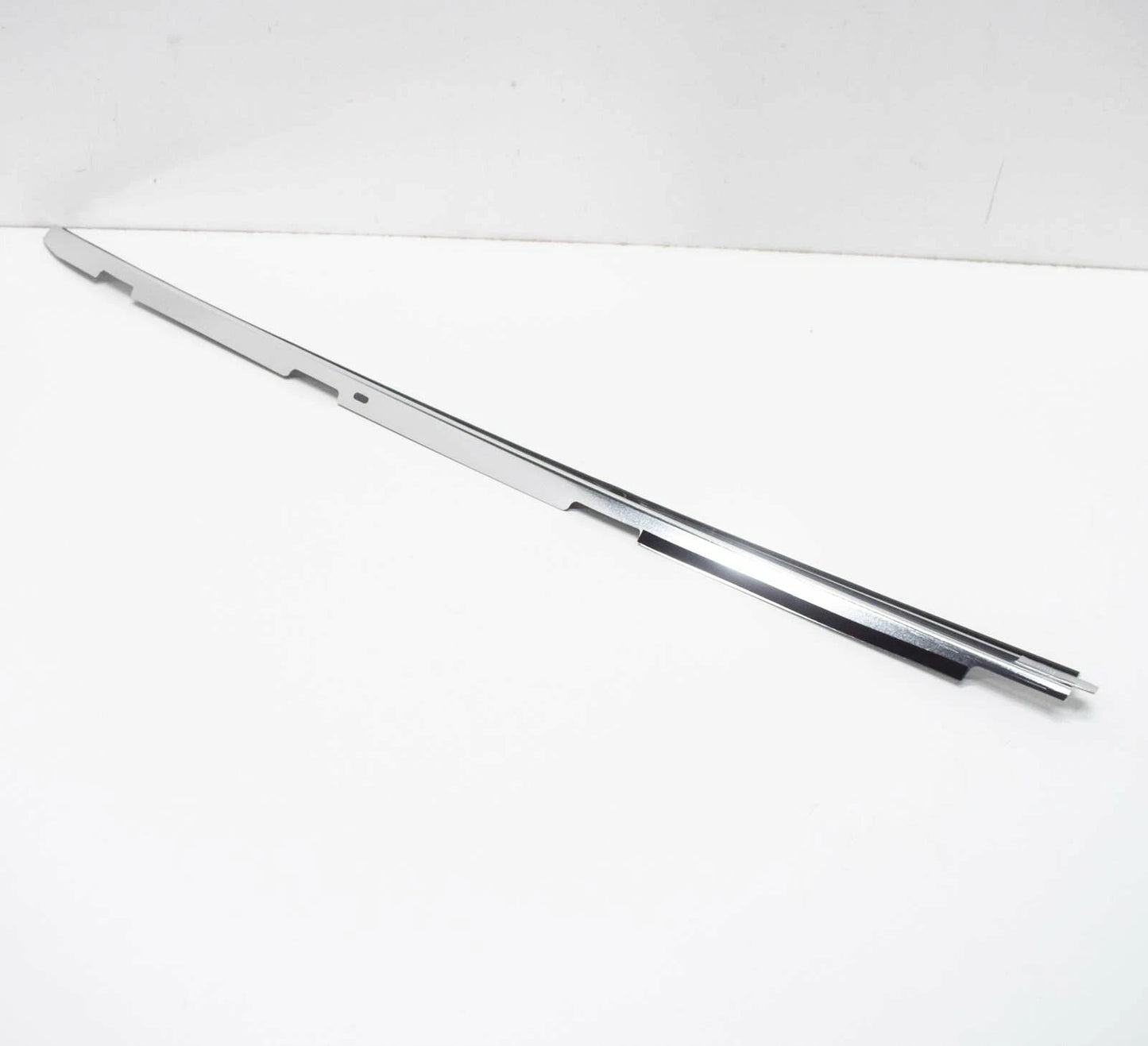 NEW MB S W126 WINDSHIELD RIGHT LATERAL GARNISH MOULDING A1266702822 ORIGINAL