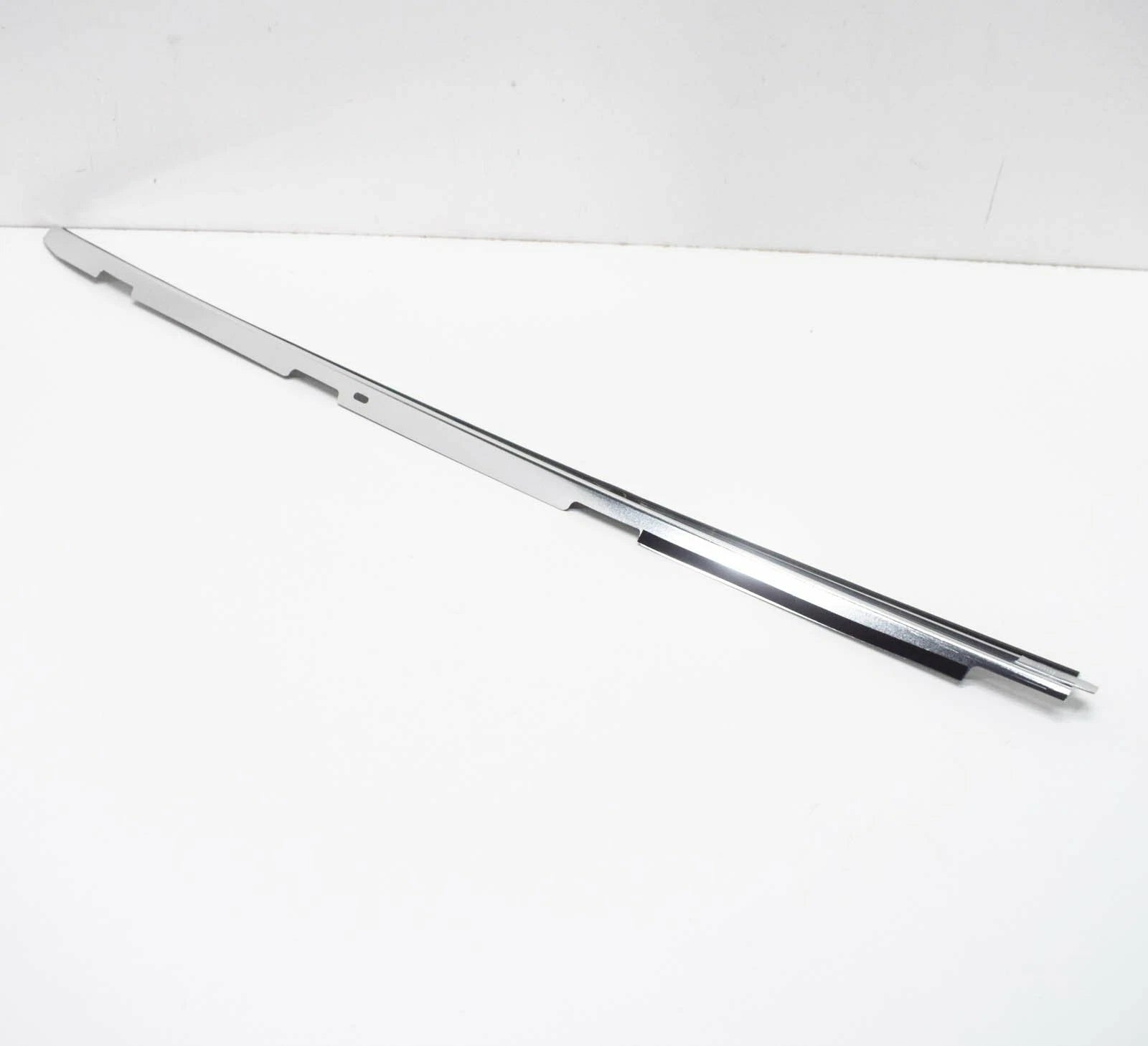 NEW MB S W126 WINDSHIELD RIGHT LATERAL GARNISH MOULDING A1266702822 ORIGINAL