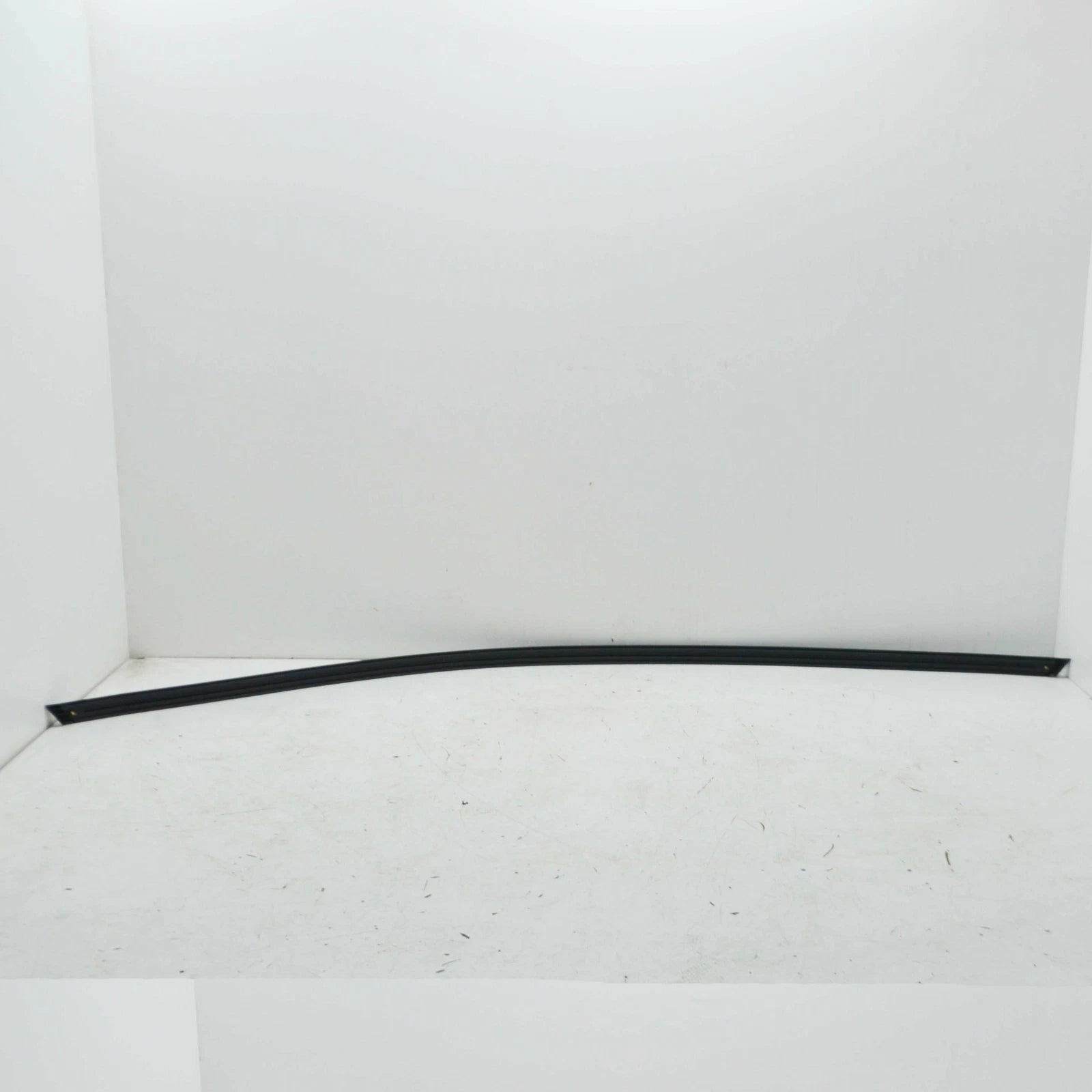 NEW BMW 5 E28 EUROPEAN REAR BUMPER PROTECTIVE MOULDING 51121867615
