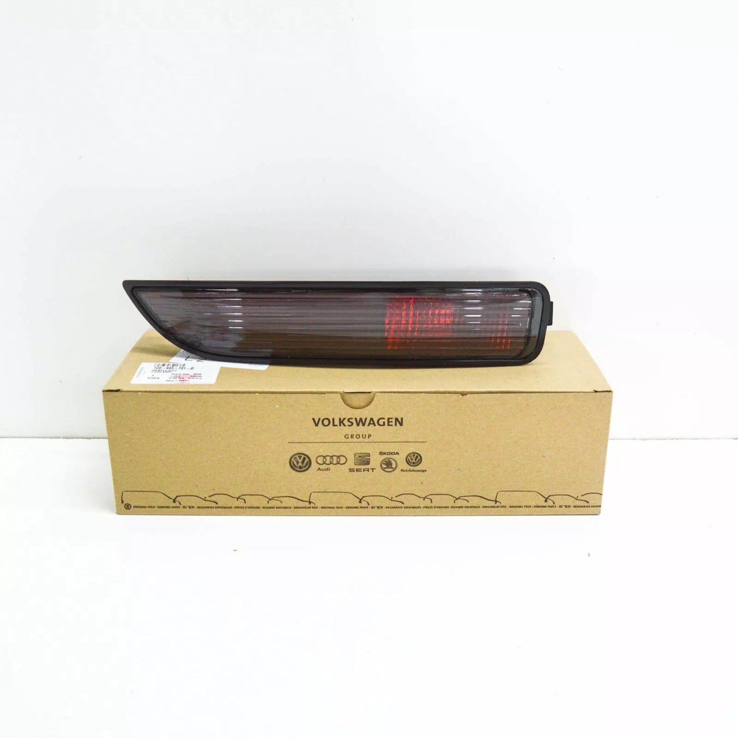 NEW VW BEETLE CONVERTIBLE 1C1 1Y7 9C1 REAR FOG LIGHT LEFT 1C0945701D