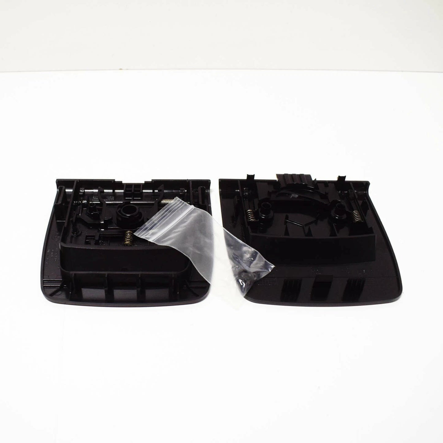 NEW BMW E70 E71 X5 X6 SERIES FLOOR BLACK CARPET TRUNK HANDLE 51479120283