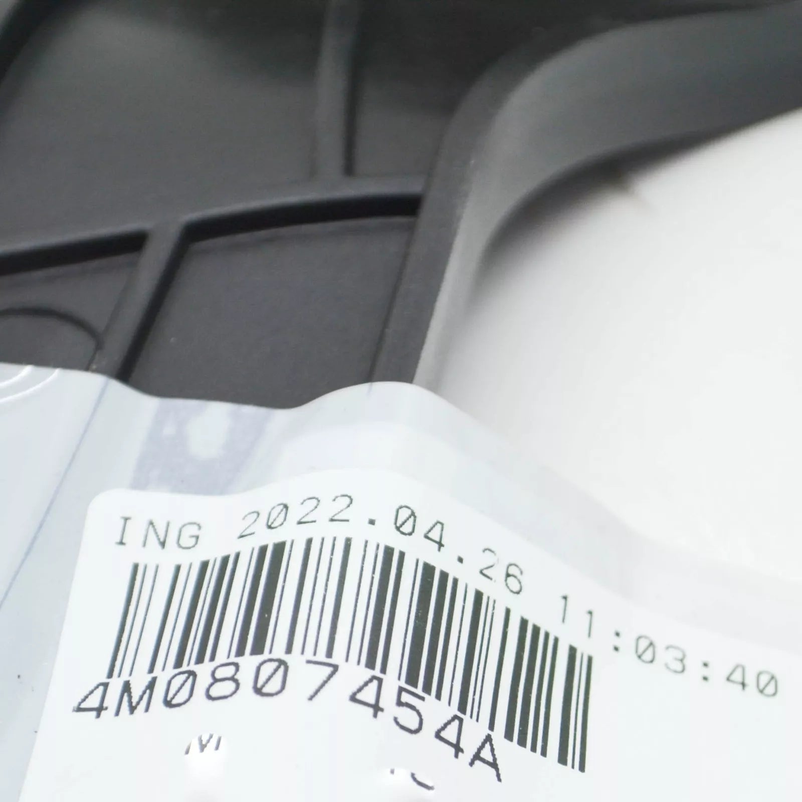 NEW AUDI Q7 4M REAR RIGHT BUMPER BRACKET 4M0807454A ORIGINAL